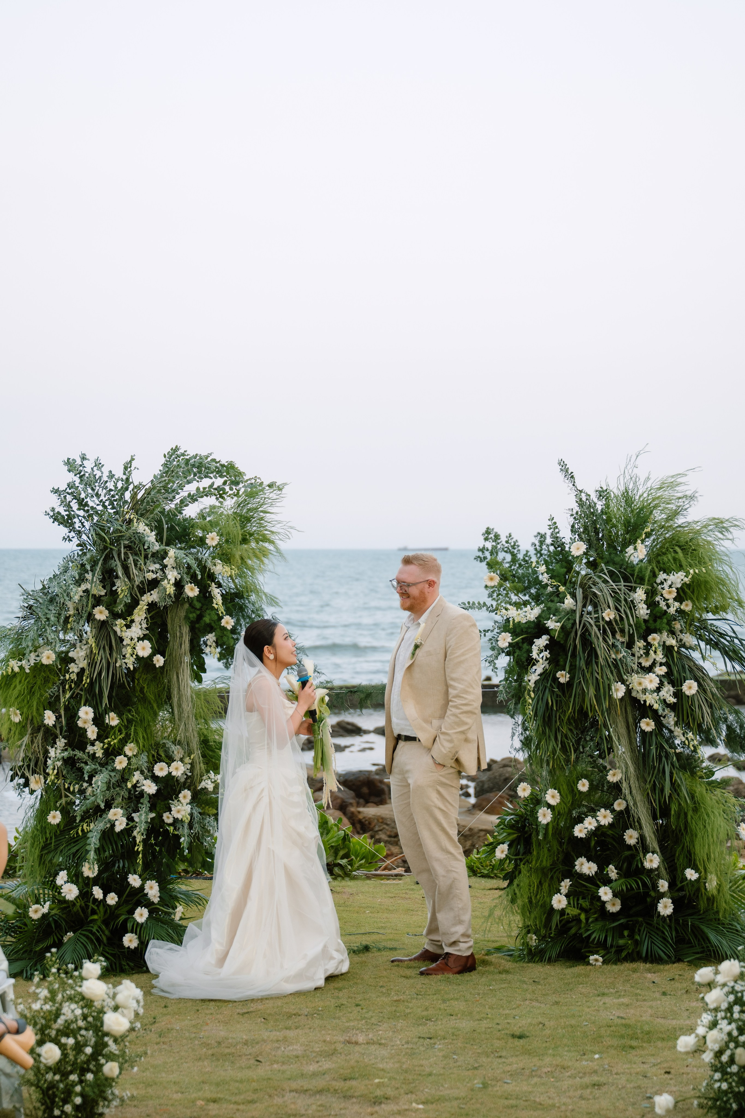 Uyên & Lee. Cam Images