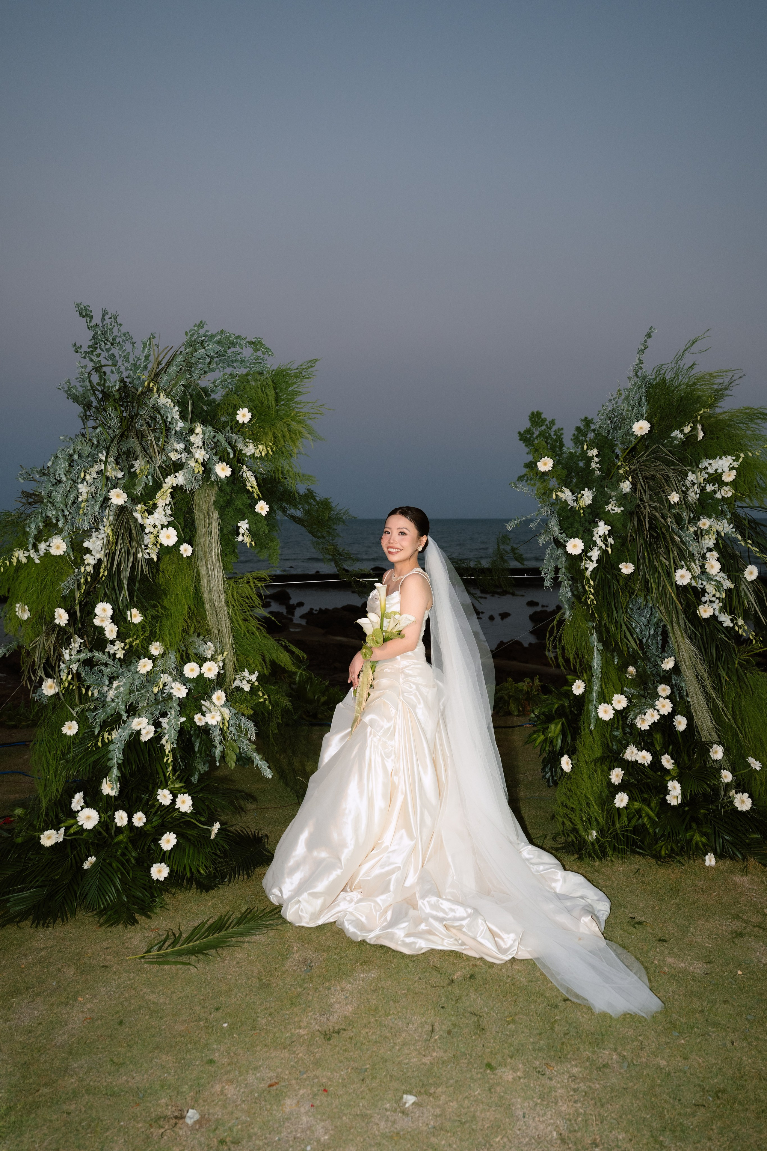 Uyên & Lee. Cam Images