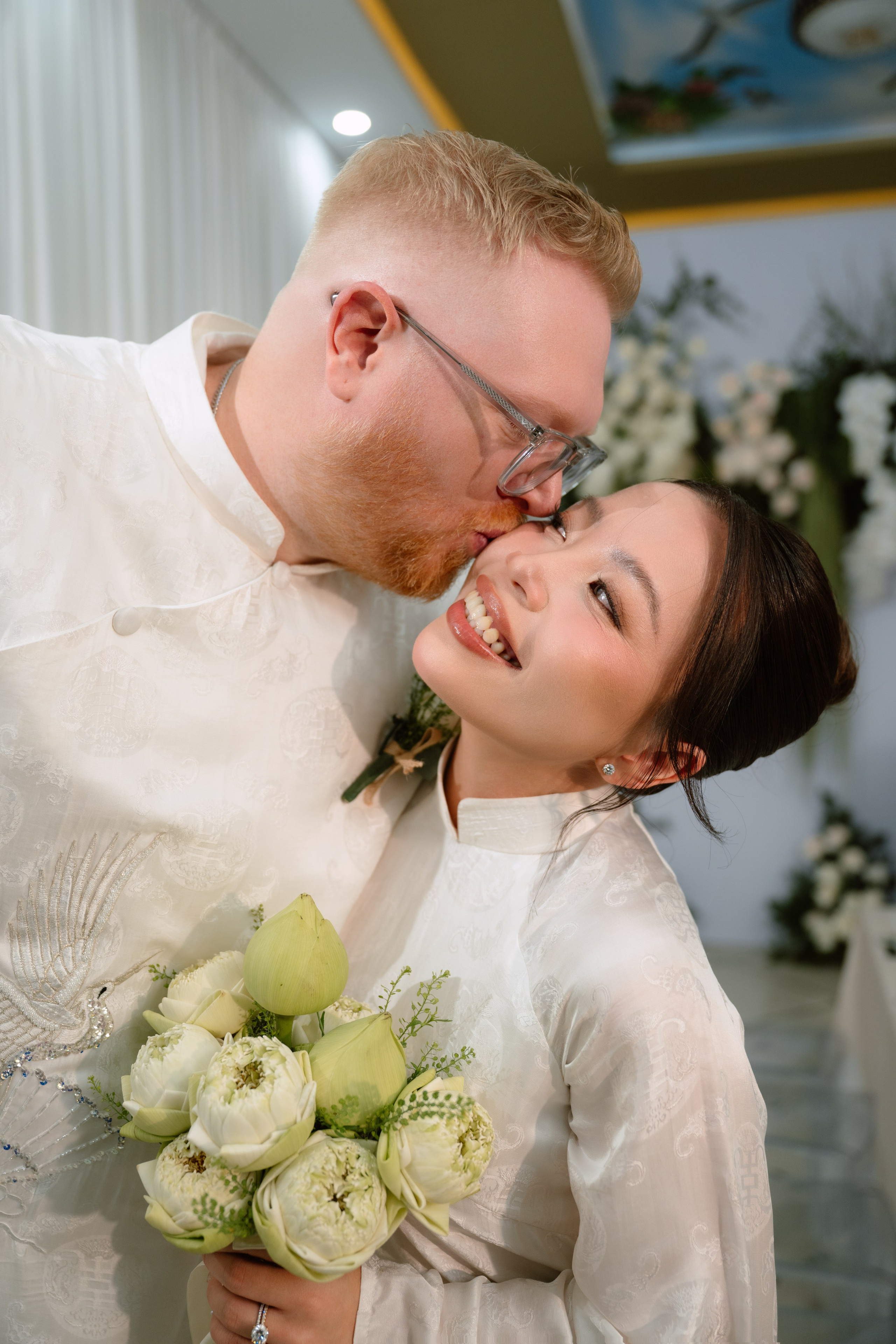 Uyên & Lee. Cam Images