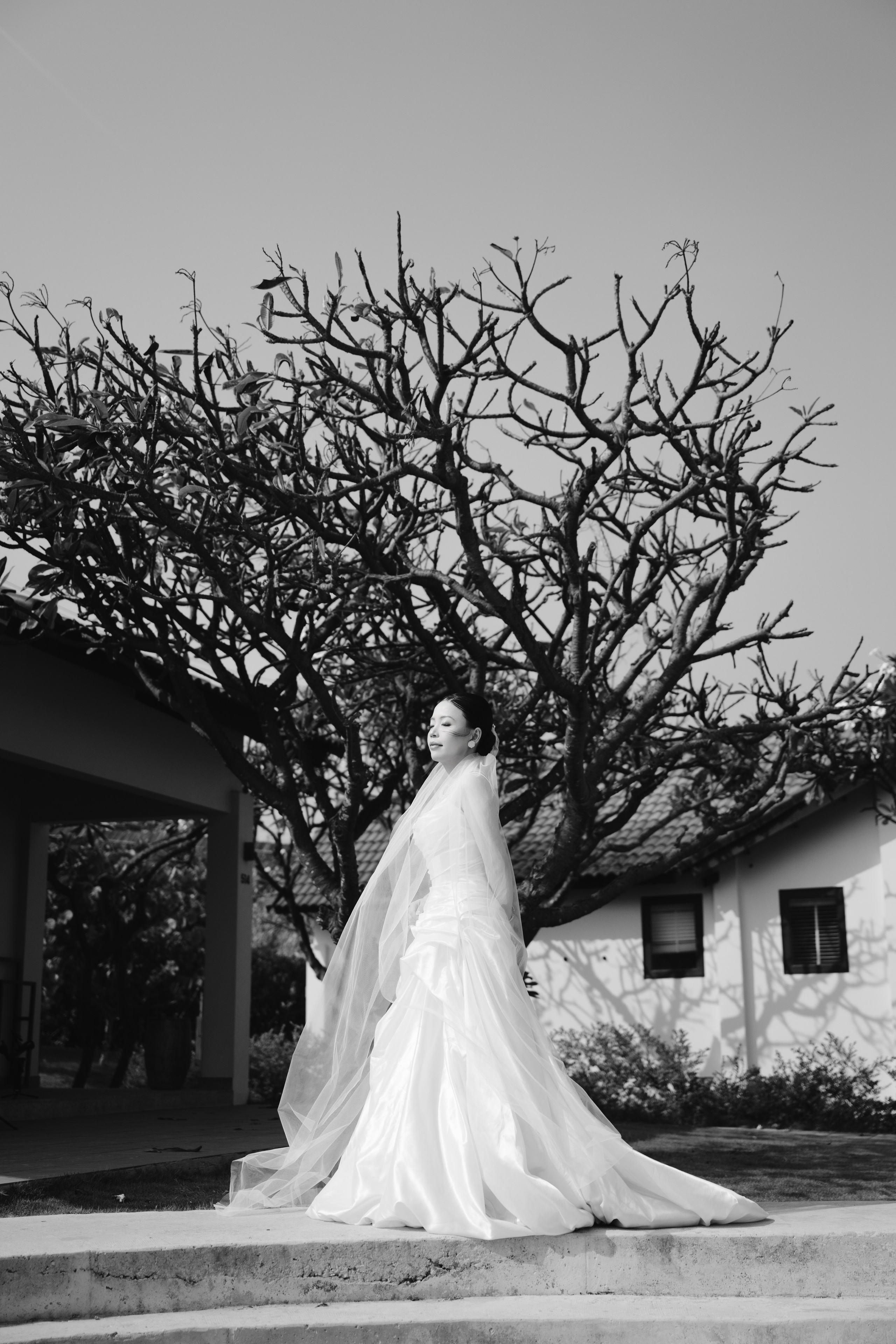 Uyên & Lee. Cam Images