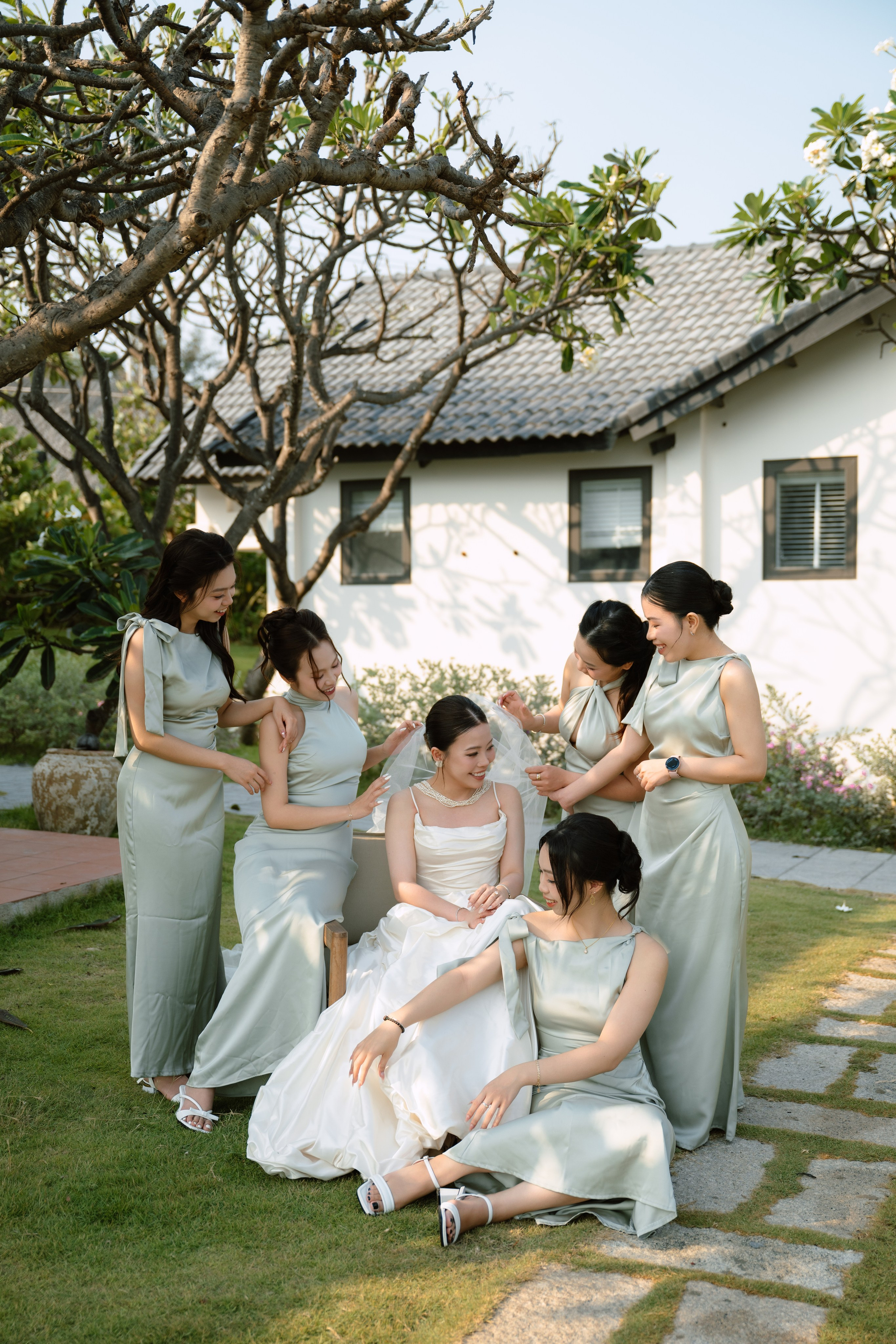 Uyên & Lee. Cam Images