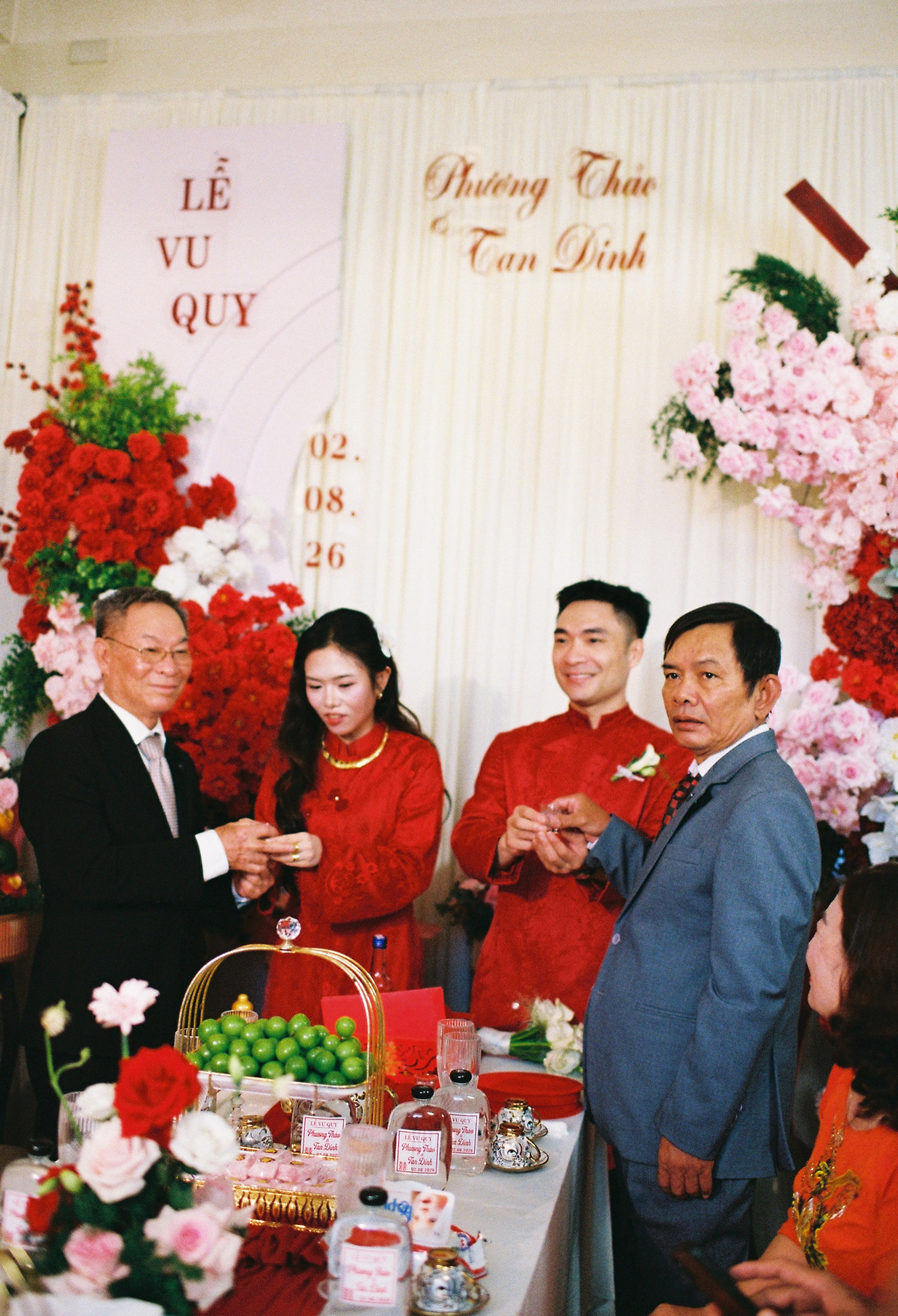 Tân & Thảo. Cam Images
