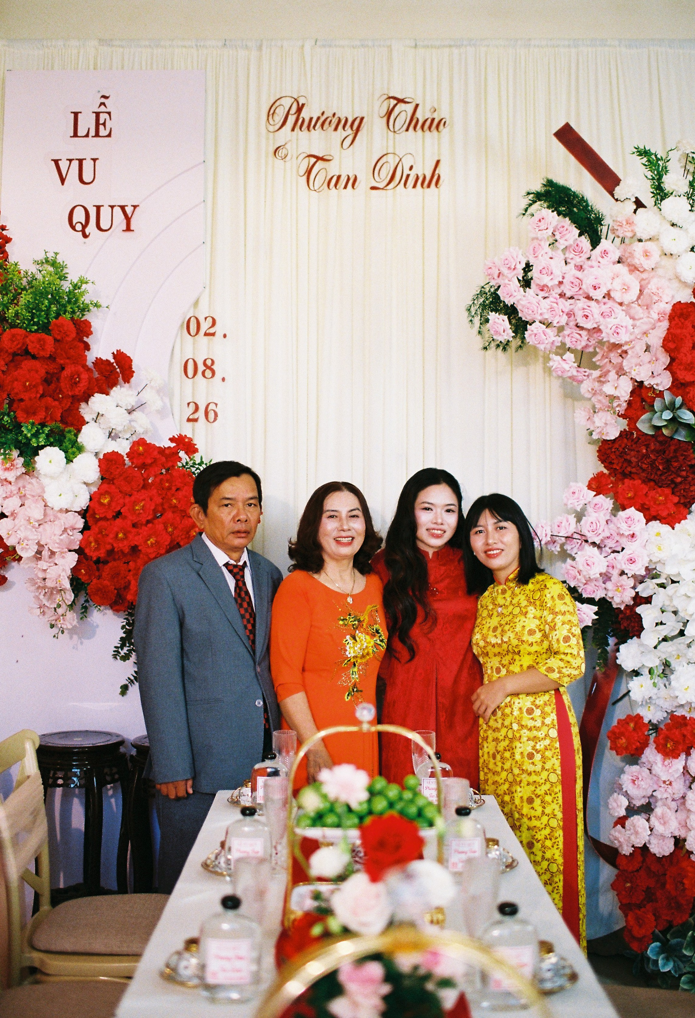 Tân & Thảo. Cam Images