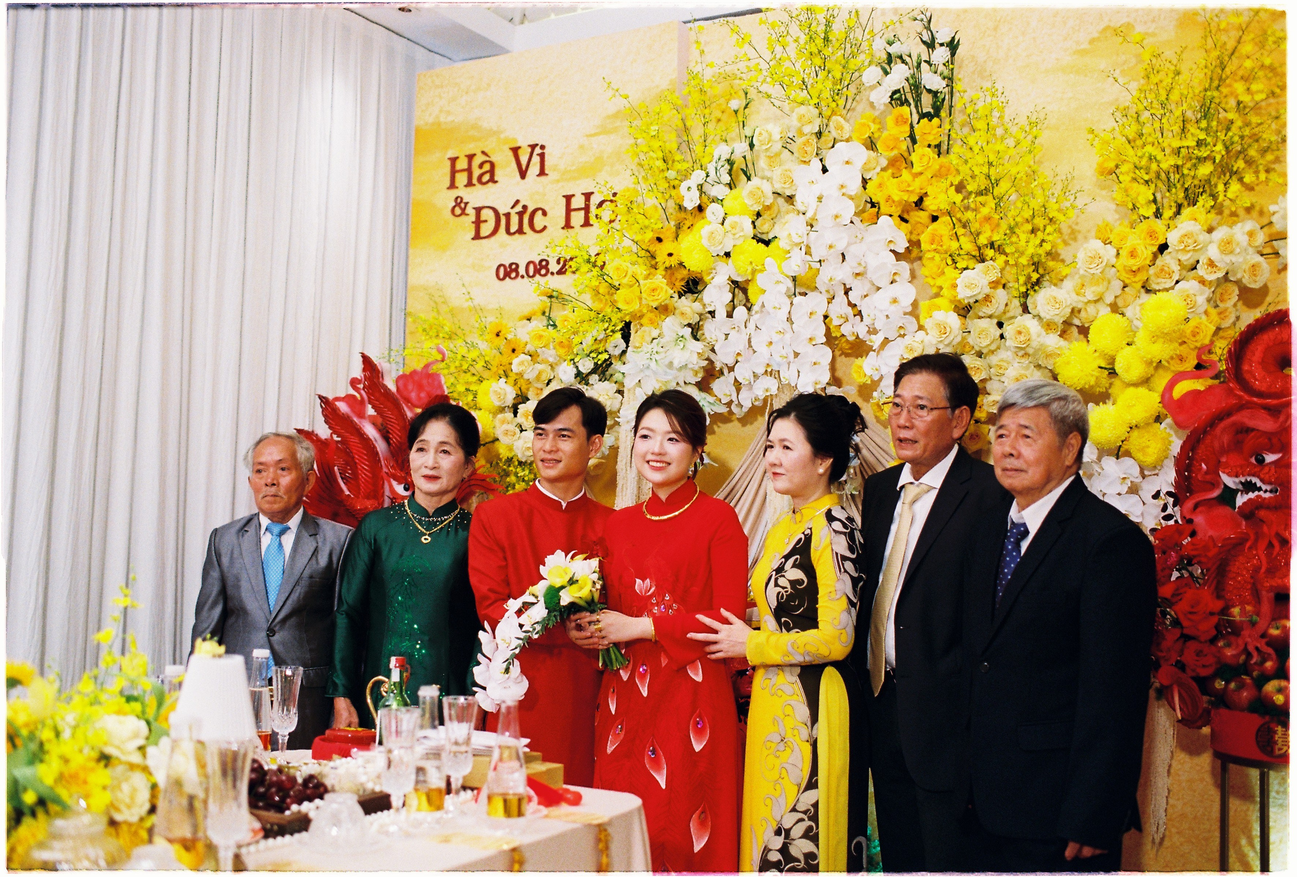 Tit & Vi. Cam Images