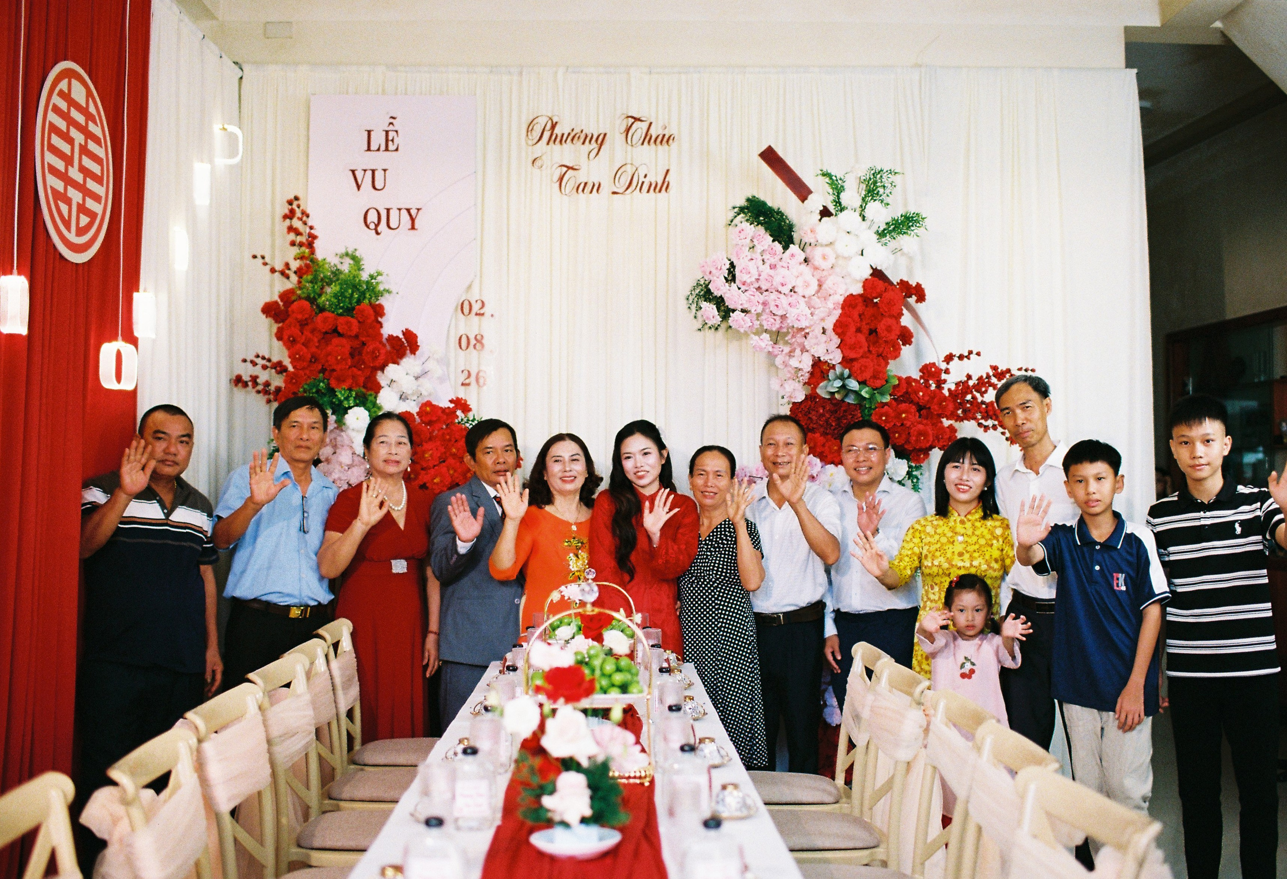 Tân & Thảo. Cam Images
