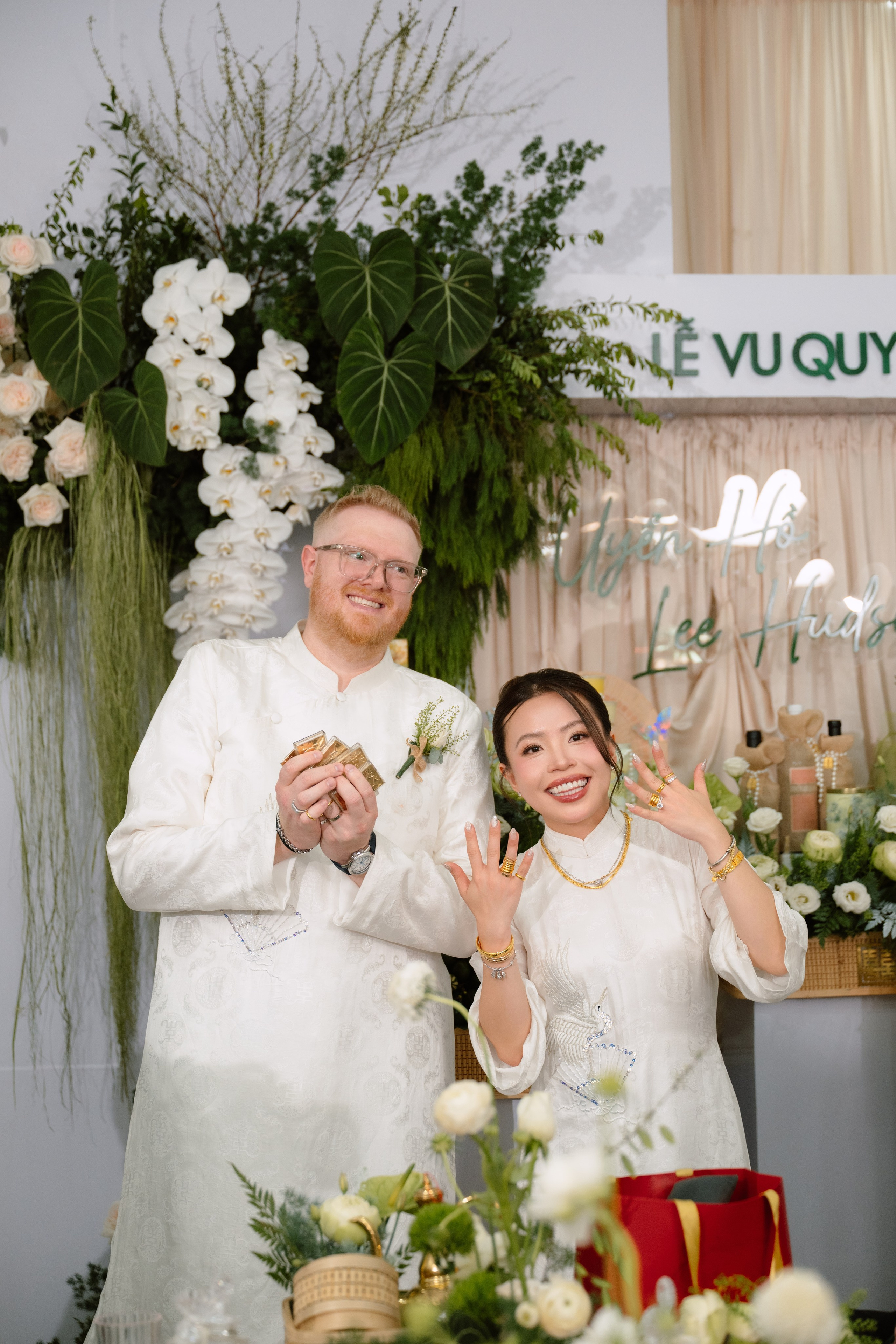 Uyên & Lee. Cam Images