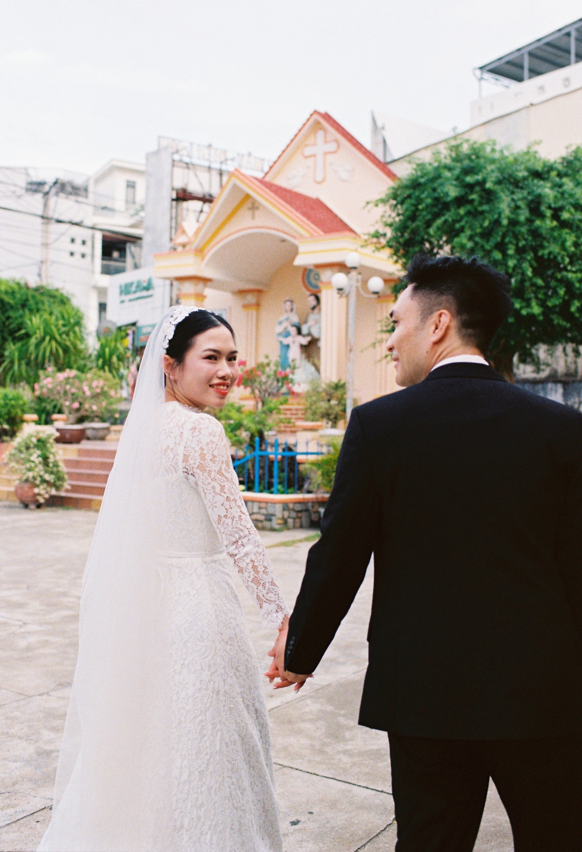 Tan & Thao. Cam Images