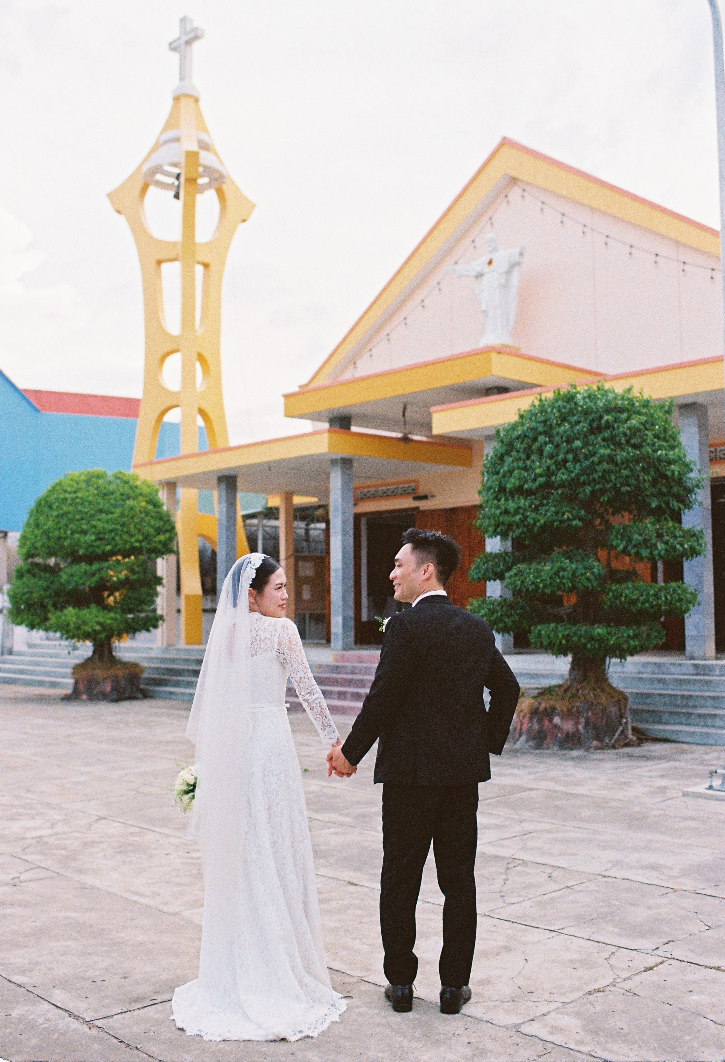 Tan & Thao. Cam Images