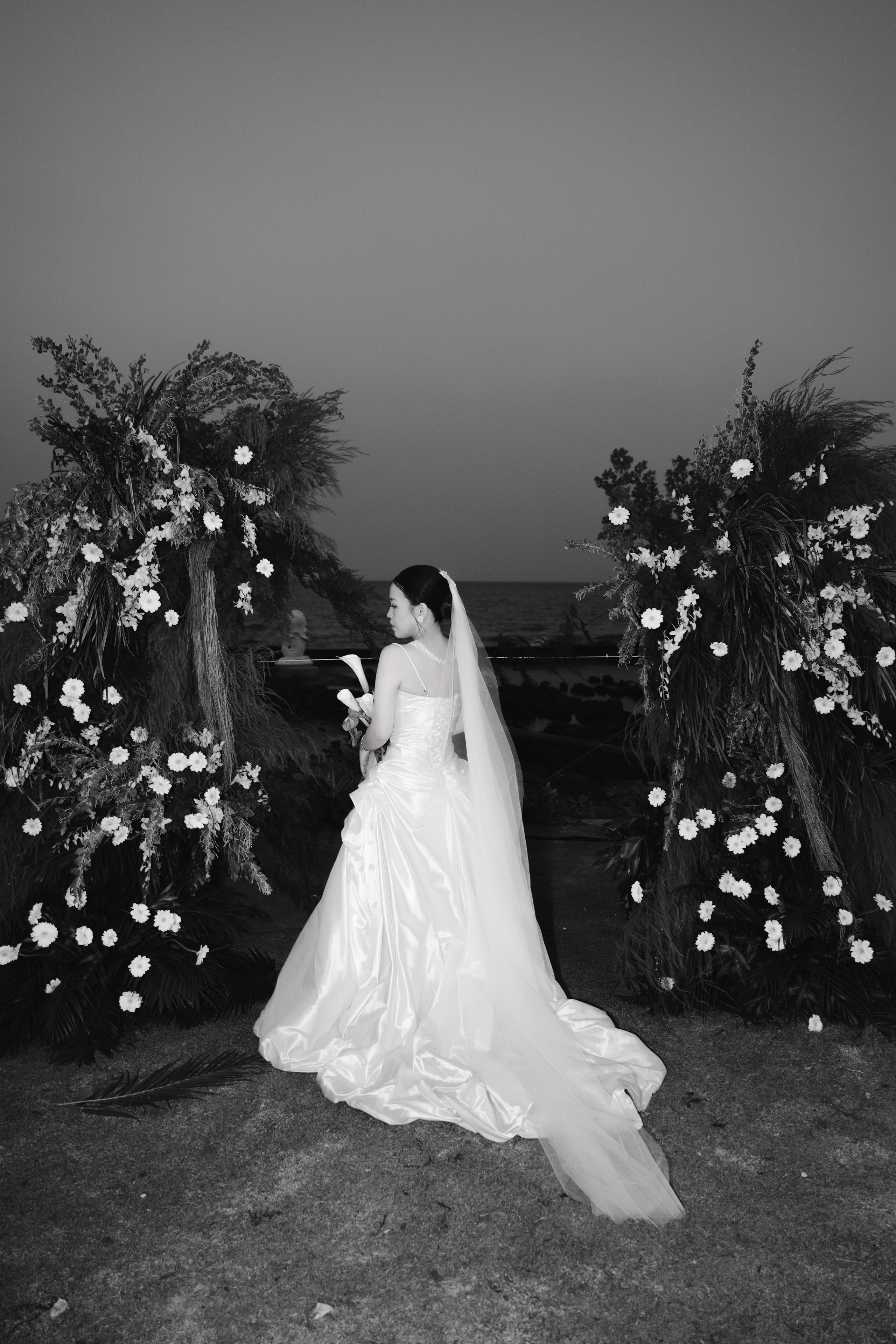 Uyên & Lee. Cam Images