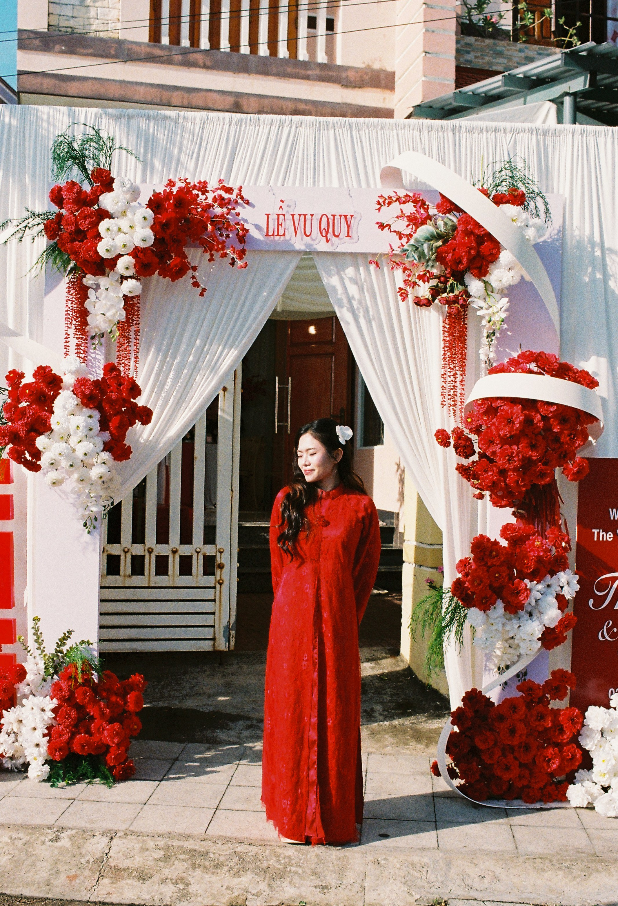 Tân & Thảo. Cam Images