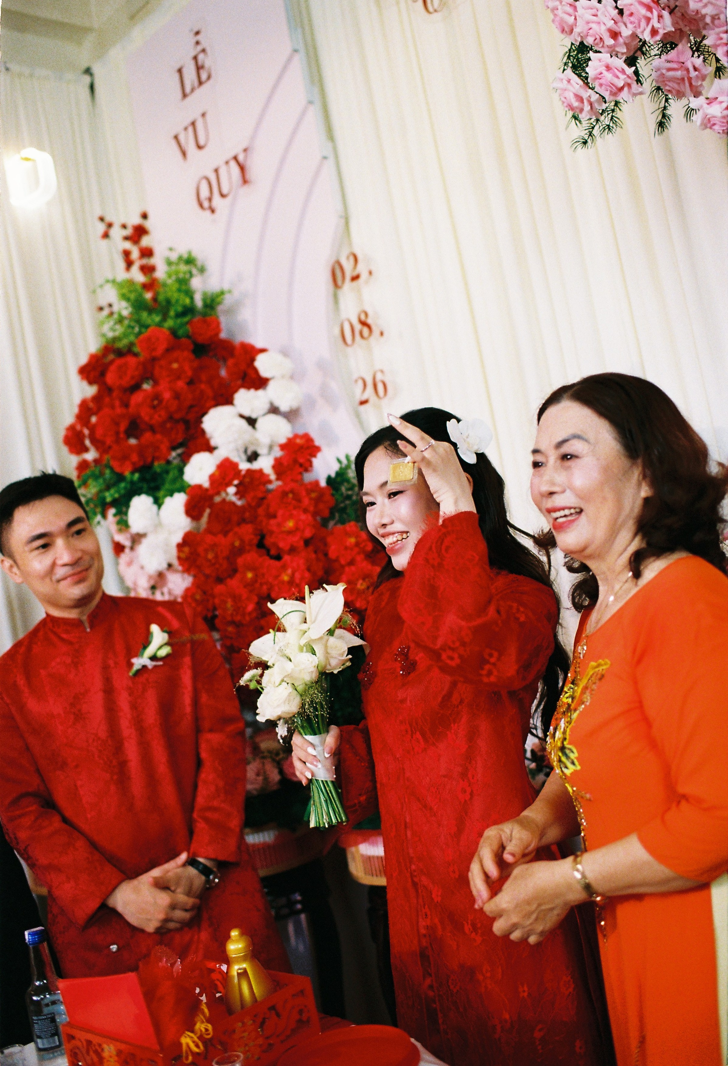 Tân & Thảo. Cam Images