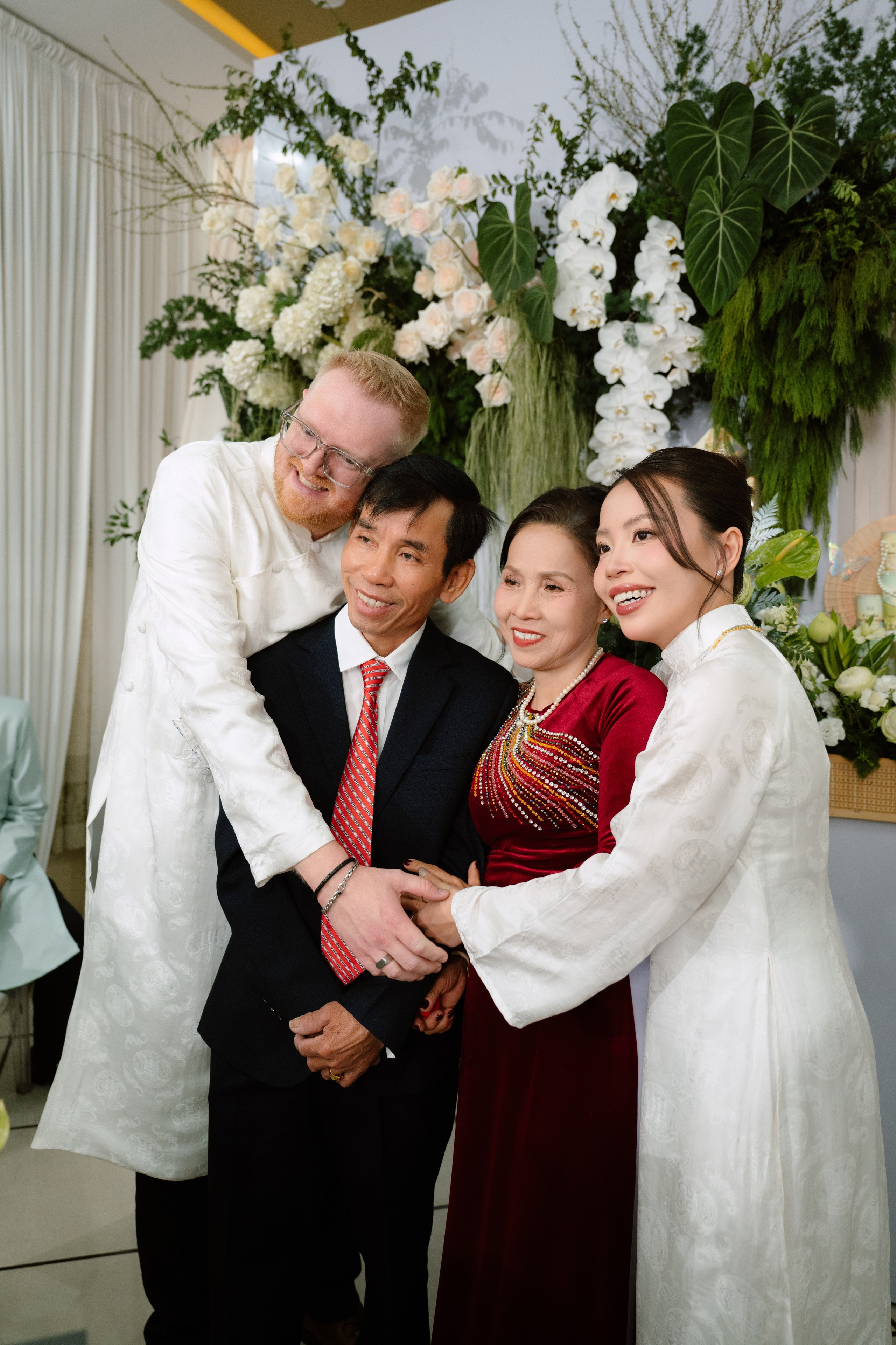 Uyên & Lee. Cam Images