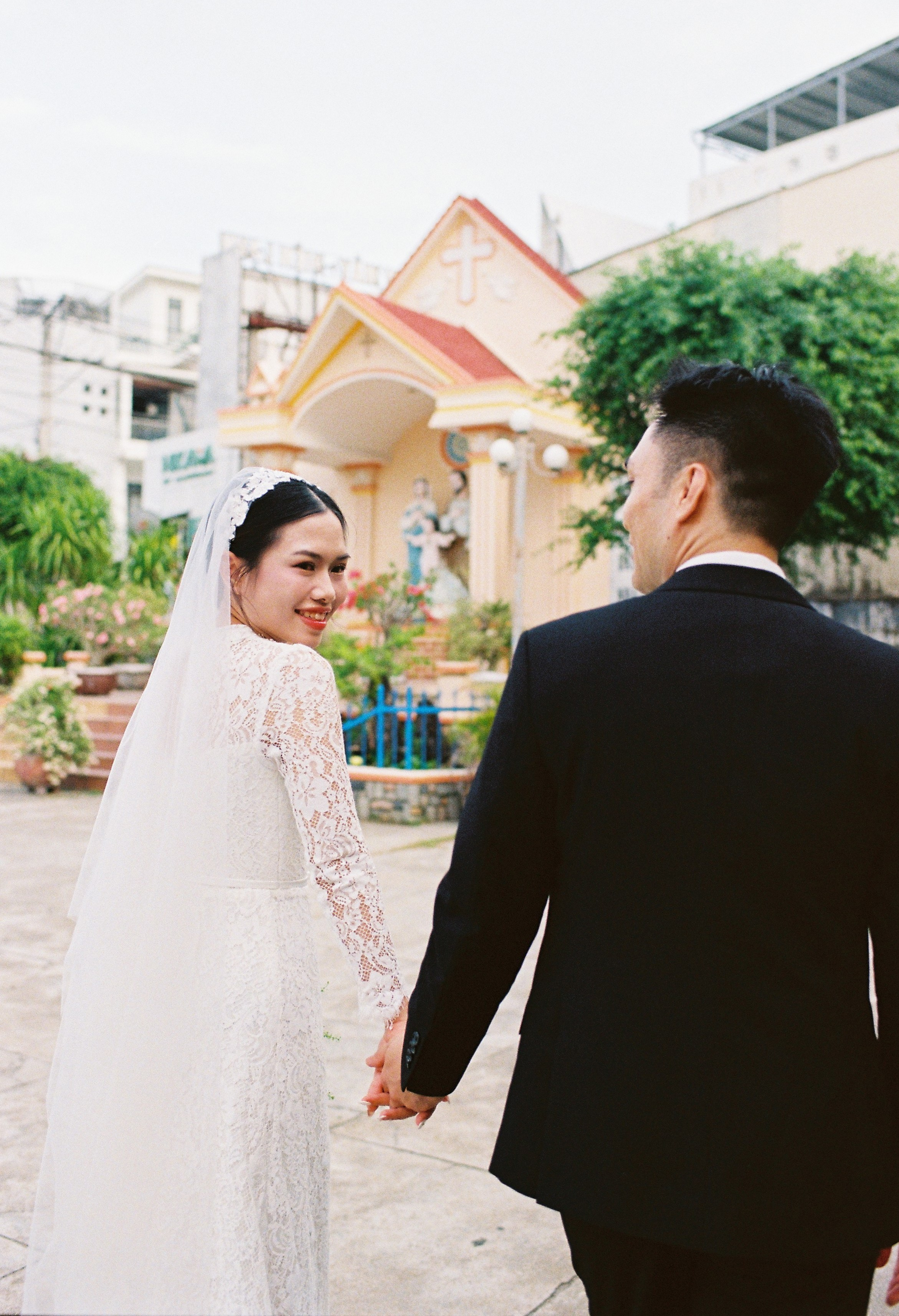 Tan & Thao. Cam Images