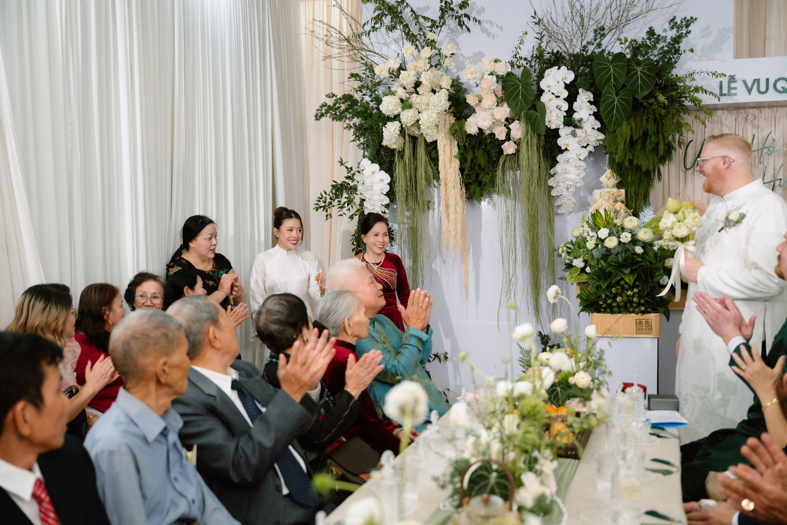 Uyên & Lee. Cam Images