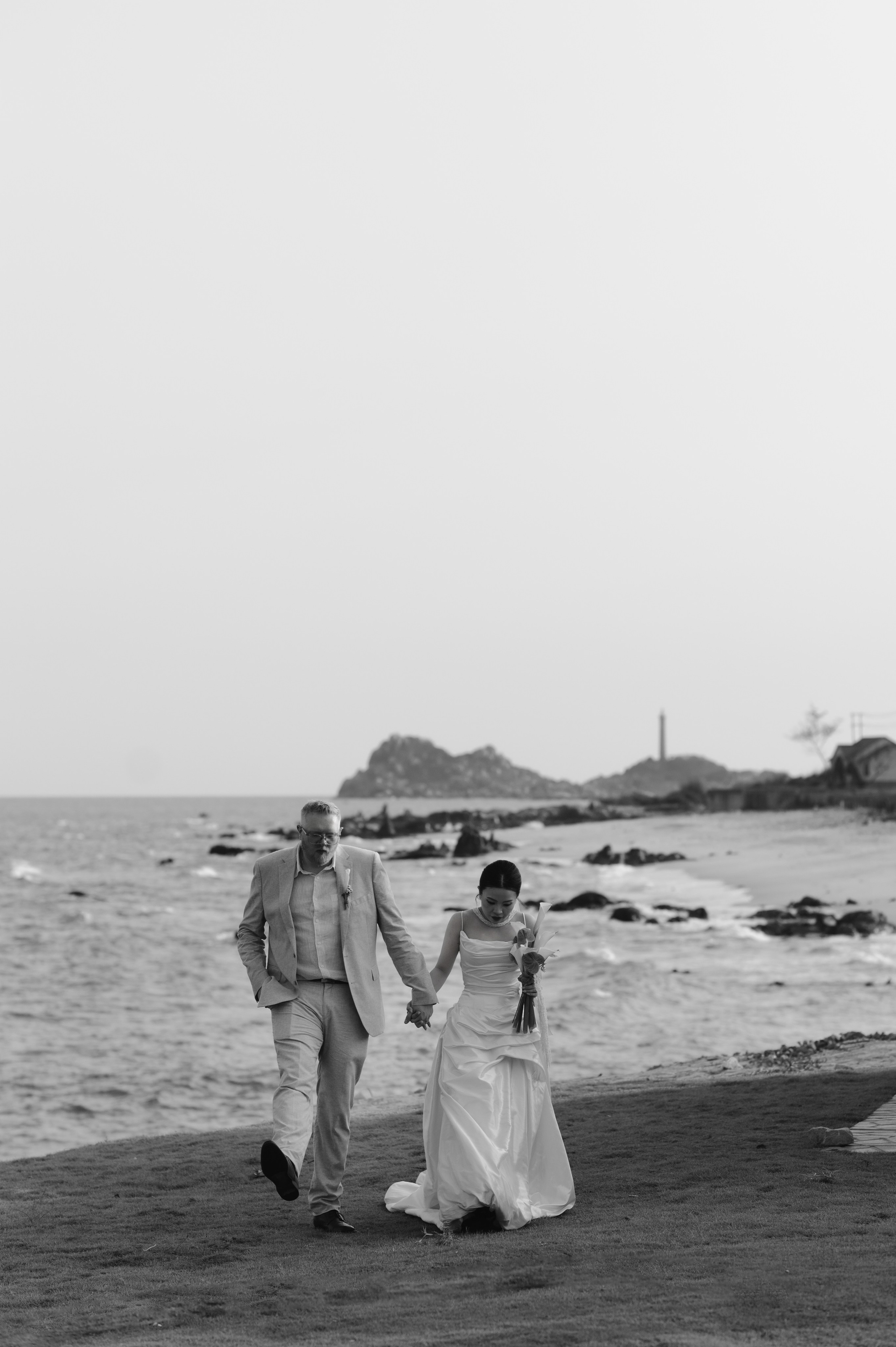 Uyên & Lee. Cam Images