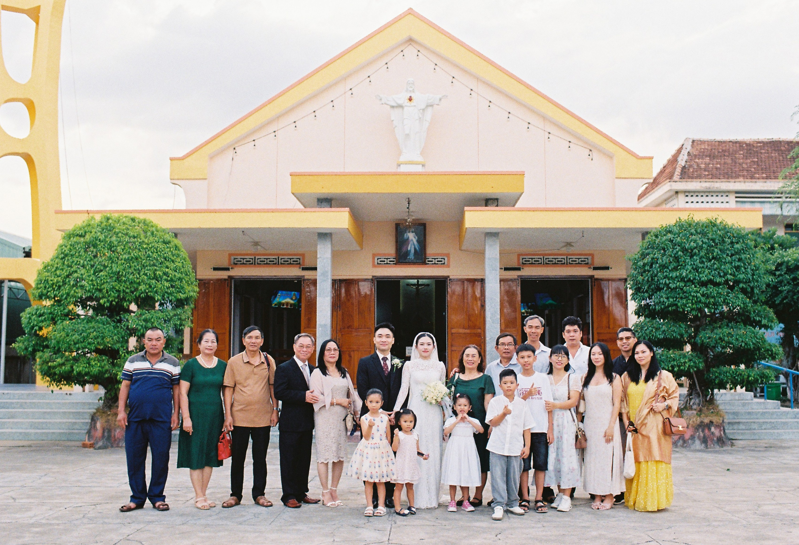 Tan & Thao. Cam Images