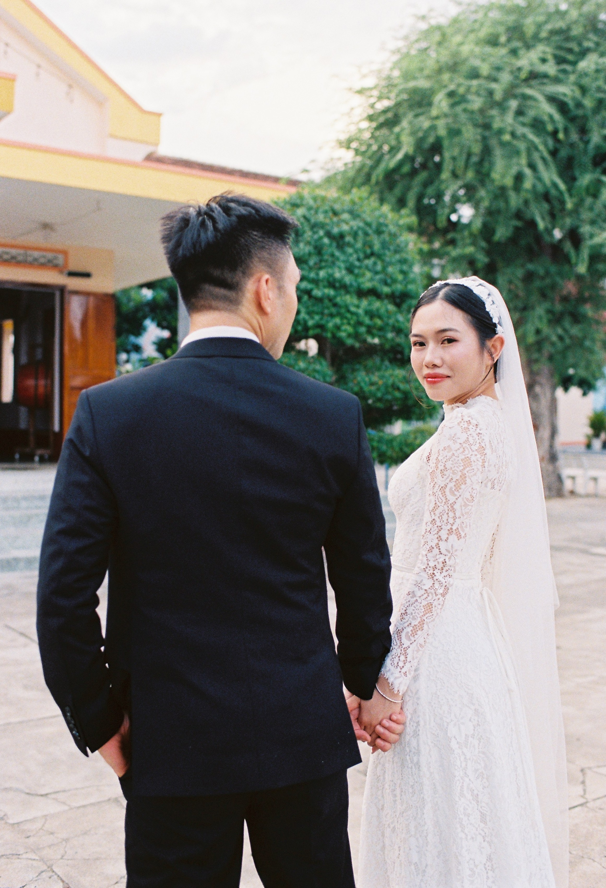 Tan & Thao. Cam Images