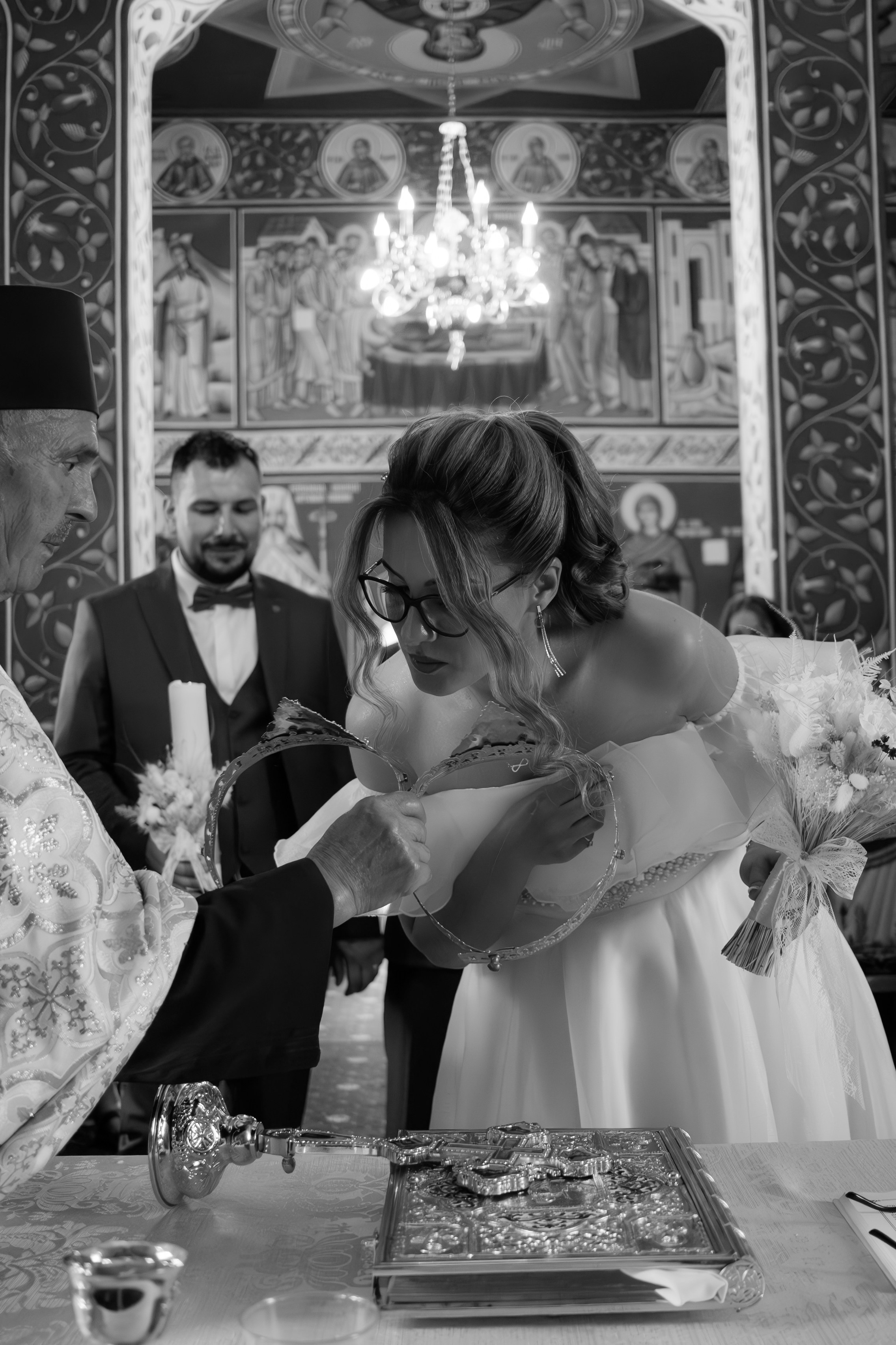 Oana & Vasile. Fotograf si videograf — evenimente si studio