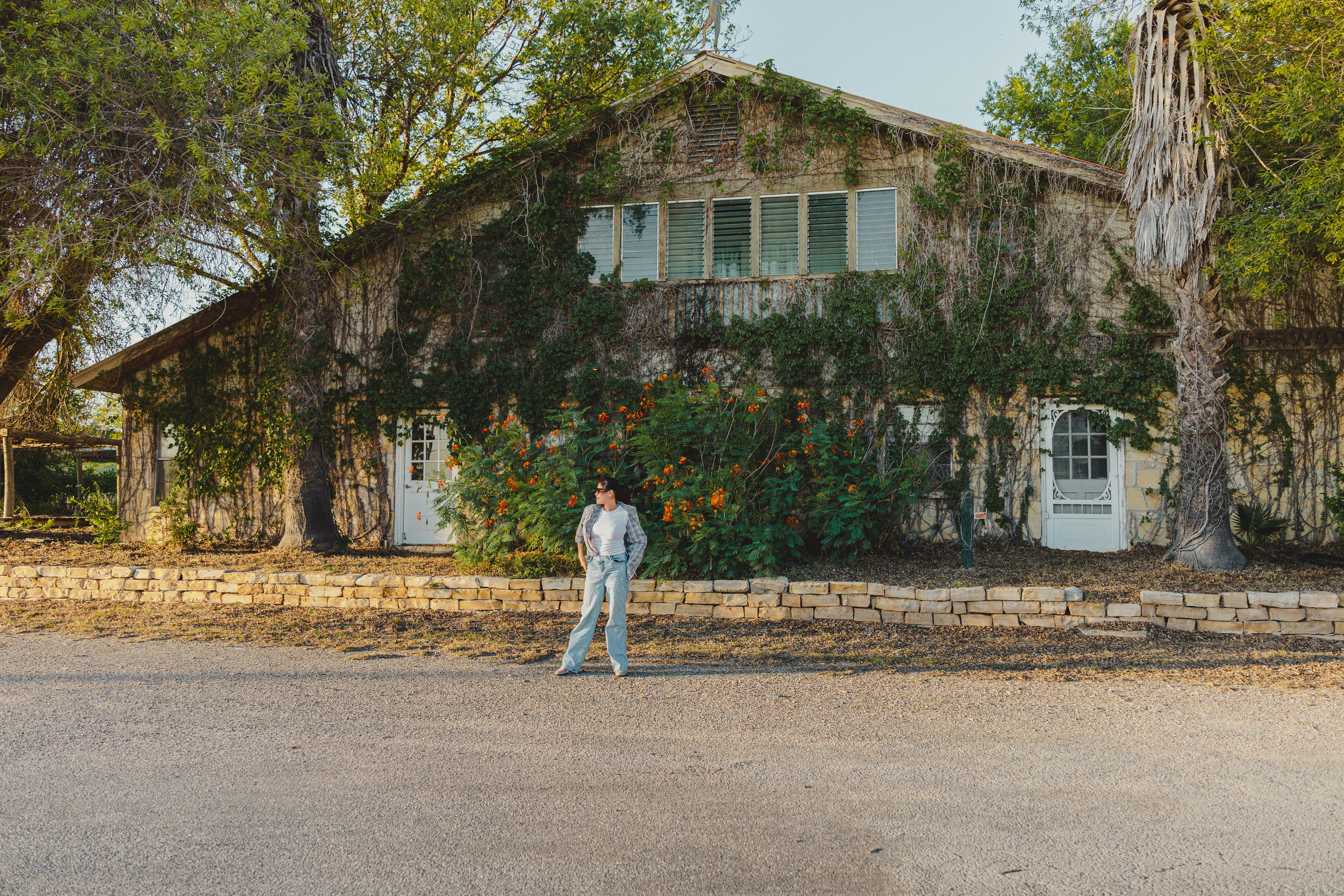 Caminando por Comstock. Pentaprisma | Jaz Espinoza The Wedding Photographer