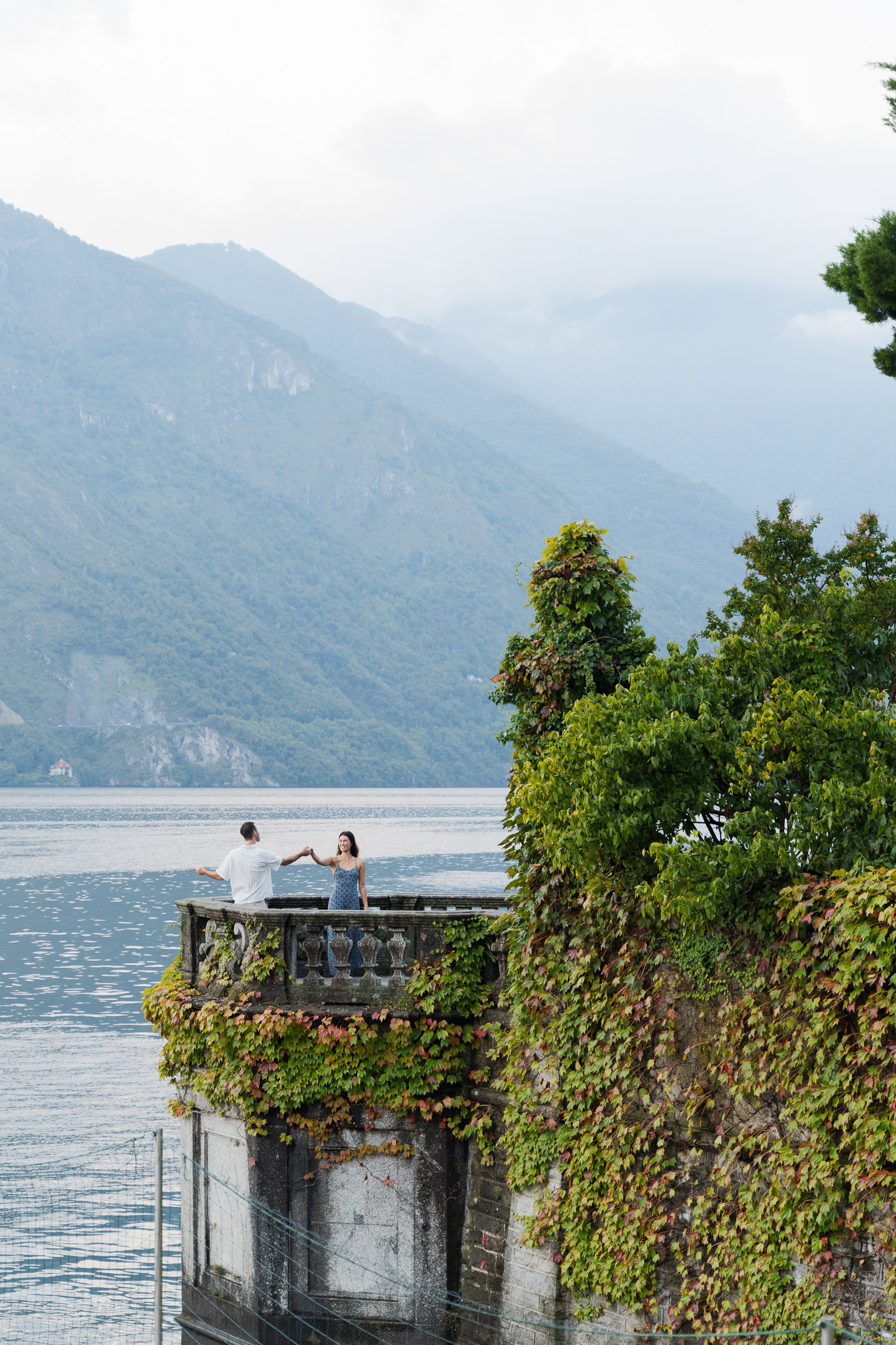 Sunrise Secret Proposal Lake Como. Proposal Photographer in Lake Como