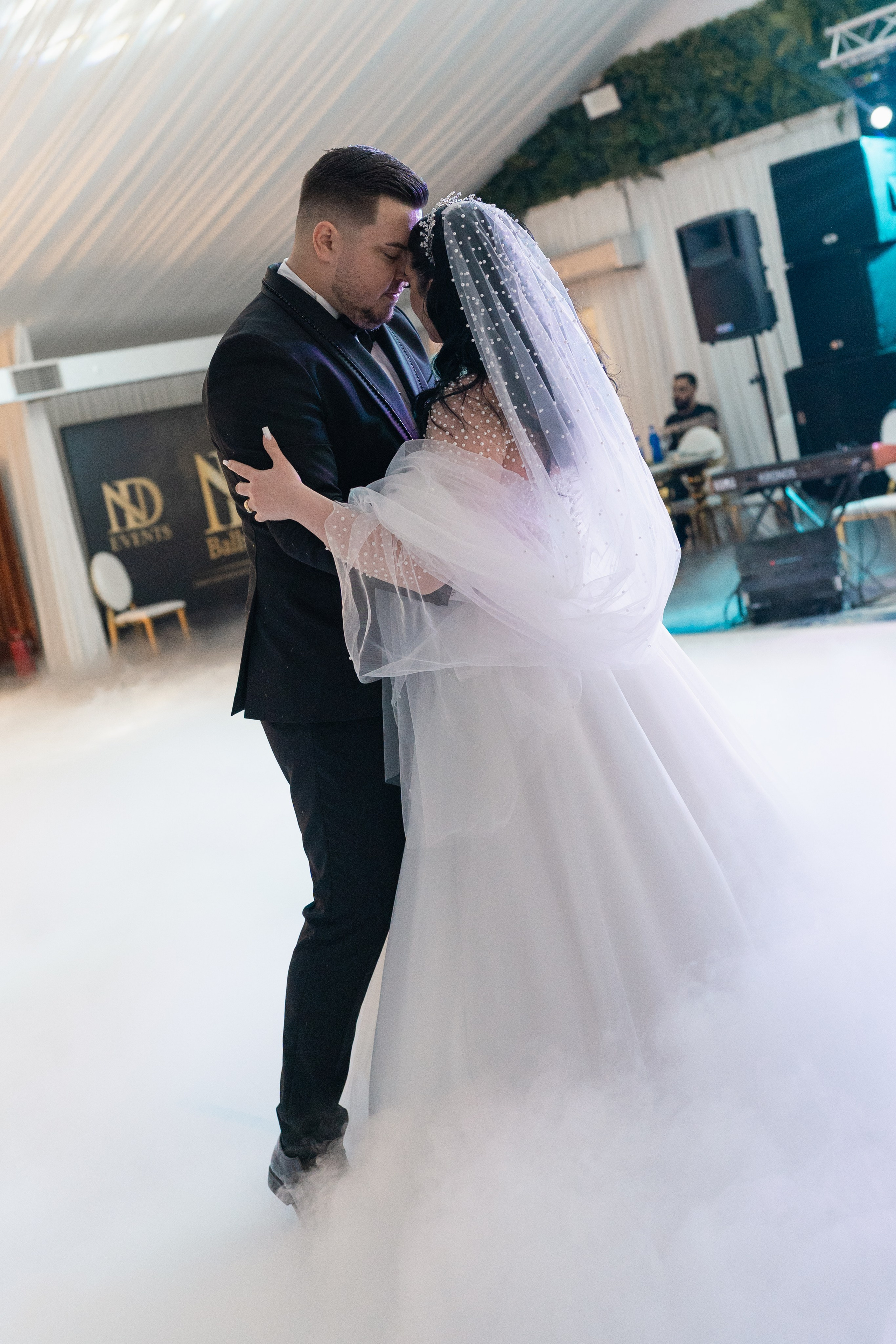 Nuntă - Gabriela și Alexandru. ALB — Alexandru-Laurențiu Bîrsan | Fotograf în București