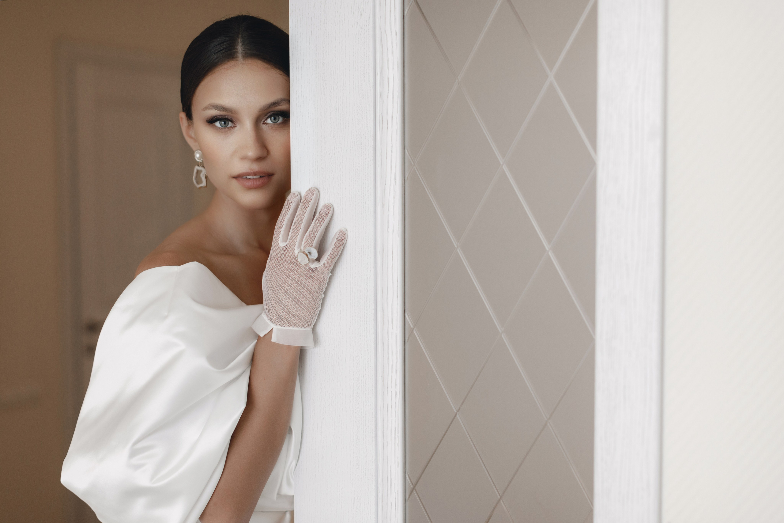 Bride’s morning photoshoot by Alice Bell. Alice Bell — Wedding photographer in New York