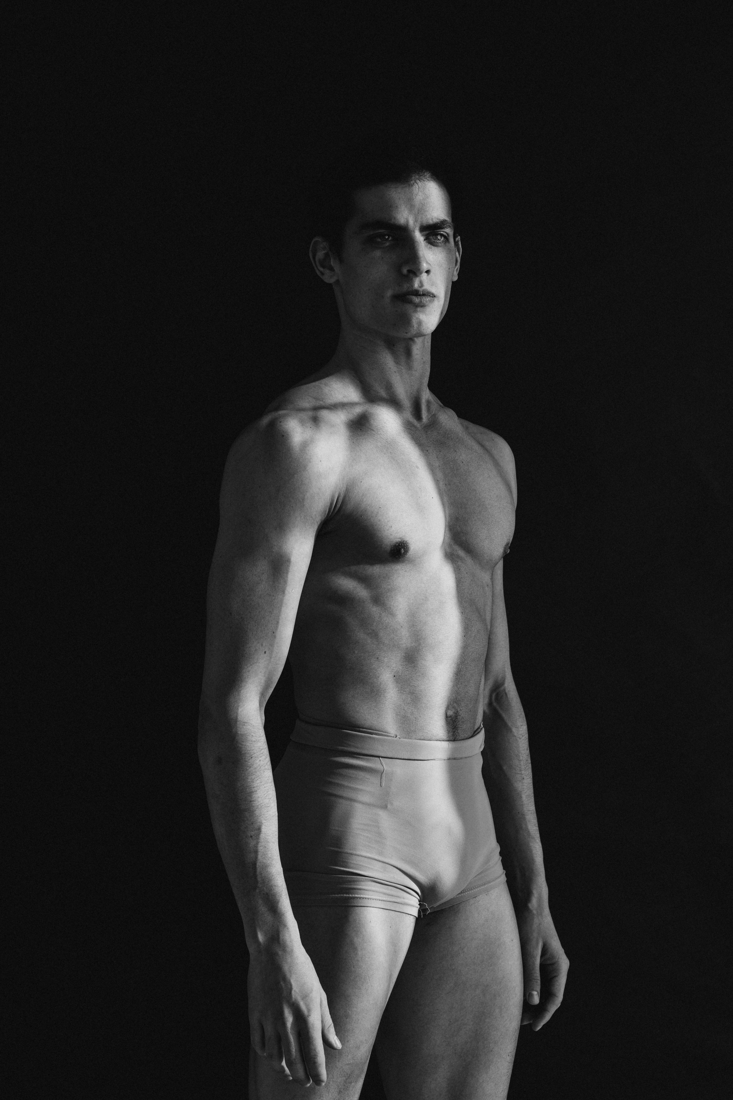 DANCERS. Victoria Olonen – Cinematic Portrait Artist | Helsinki & Europe
