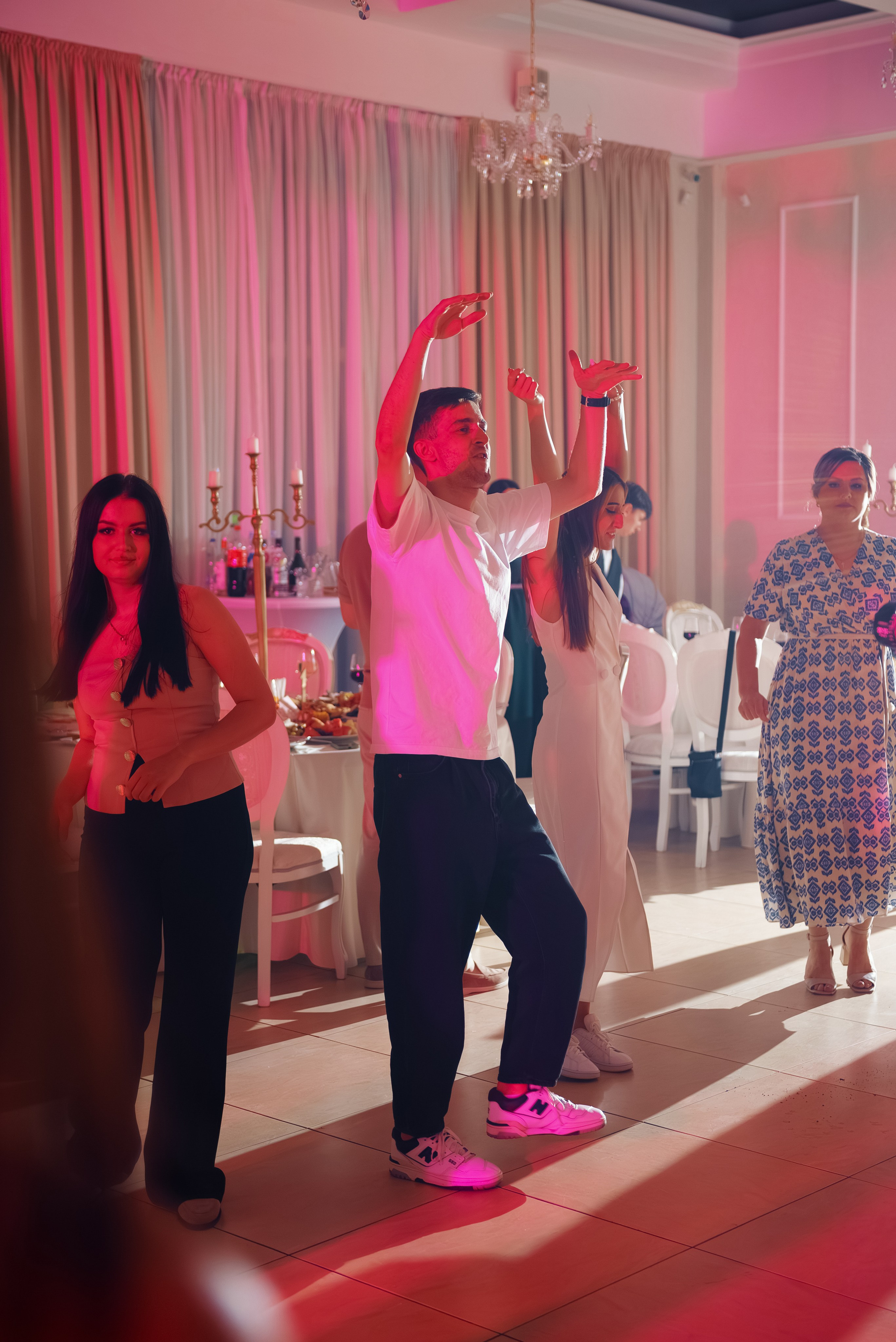 Съемка кресбин организация и проведение торжеств. Zauglom — креативная продакшн-компания полного цикла