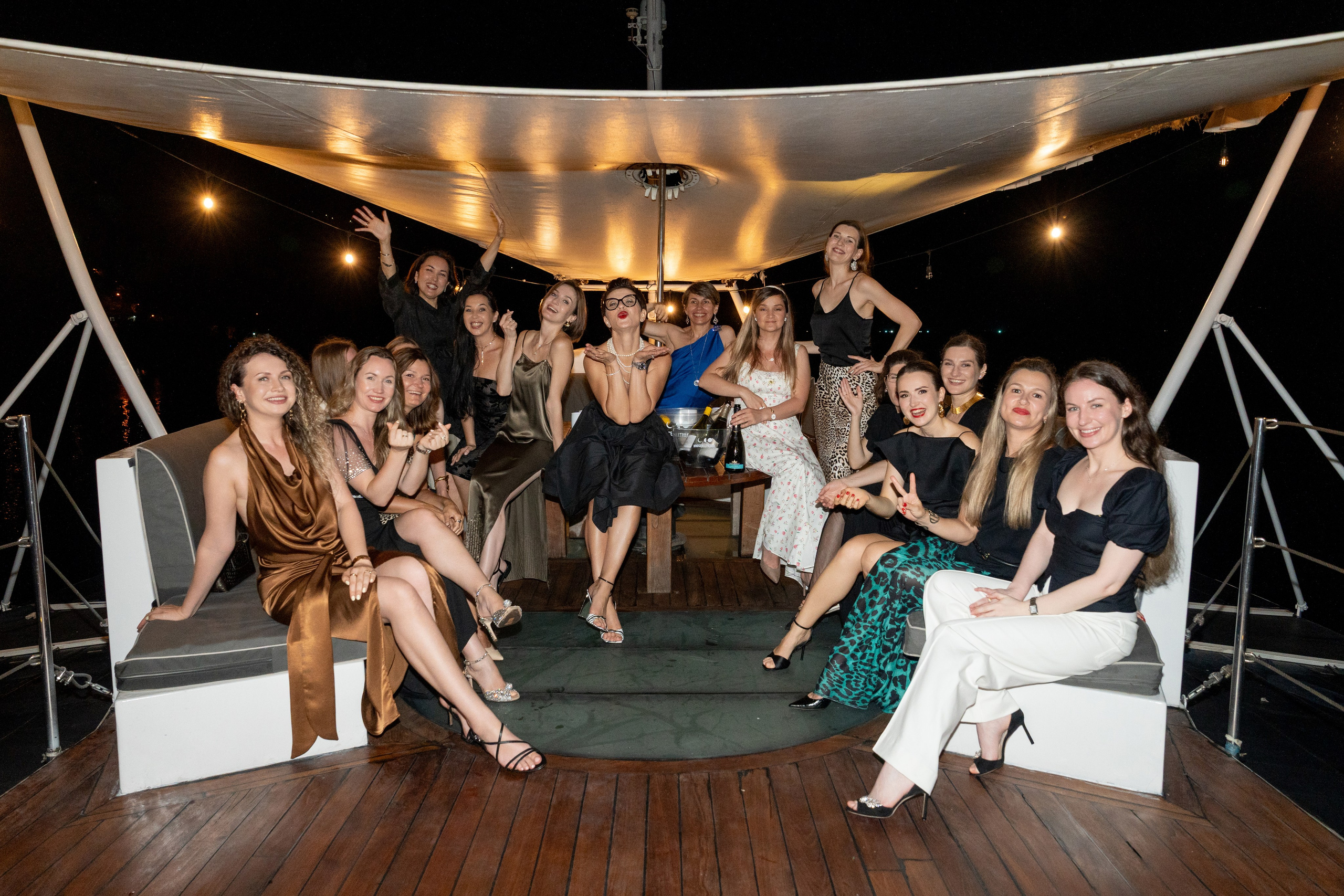 W4W BOAT PARTY. PHOTOGRAPHER IN HONG KONG (WEDDING, FASHION, FAMILY, EVENTS)