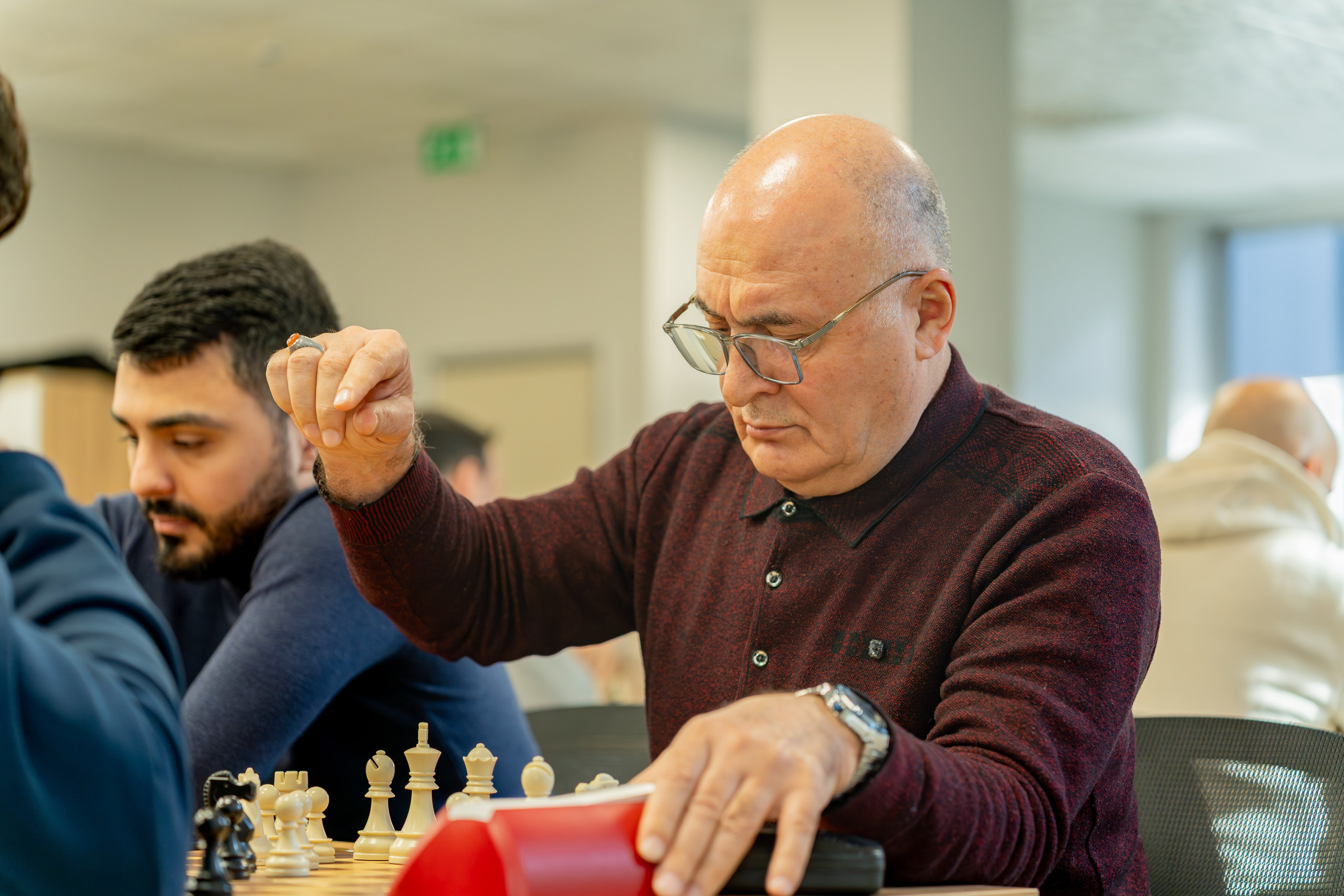 Aztelekom şirkətinin əməkdaşları arasında keçirilən şahmat turniri. Fotoqraf Vəli Məmmədov