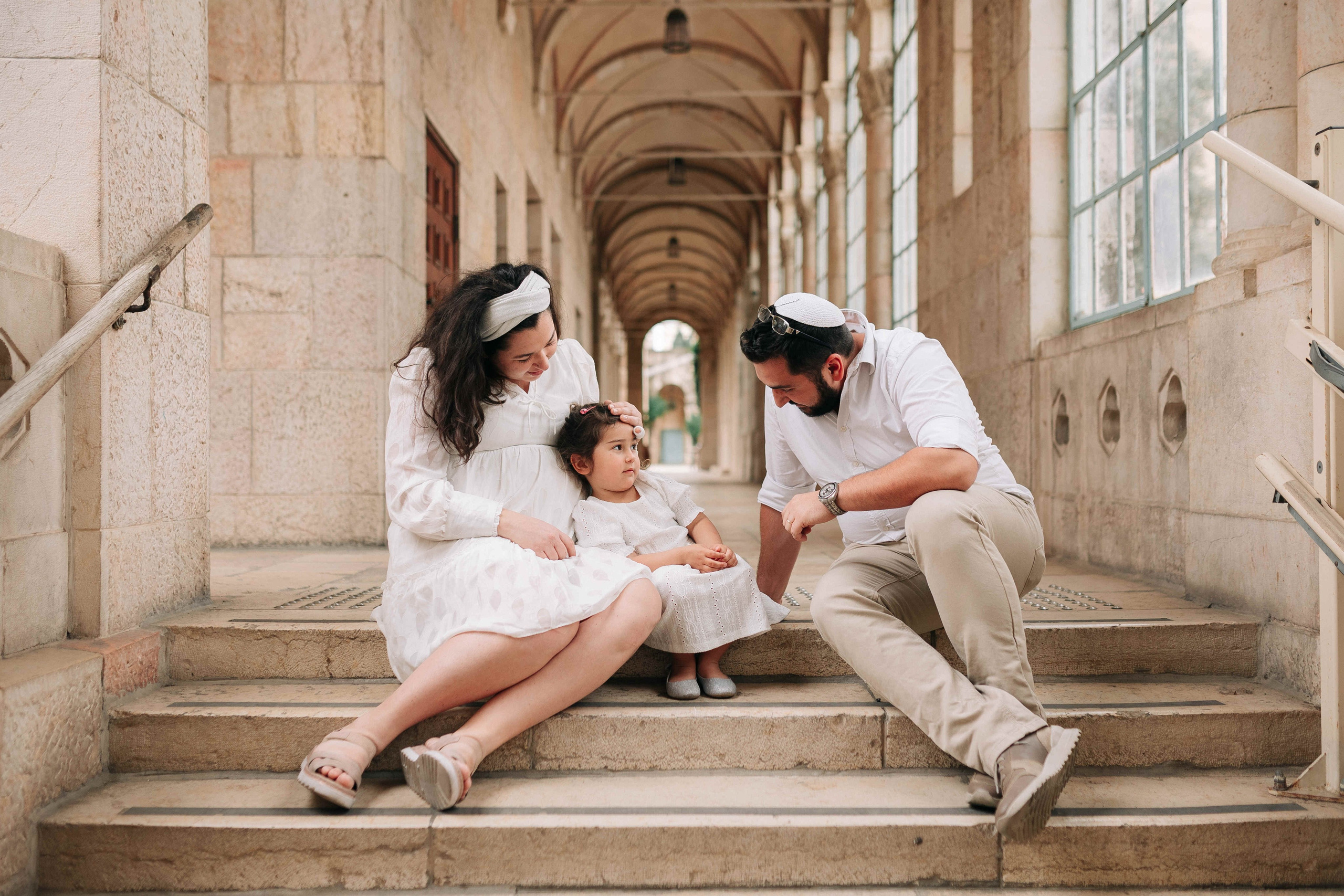 EXPECTING A BABY, JERUSALEM. PHOTOGRAPHER IN ISRAEL