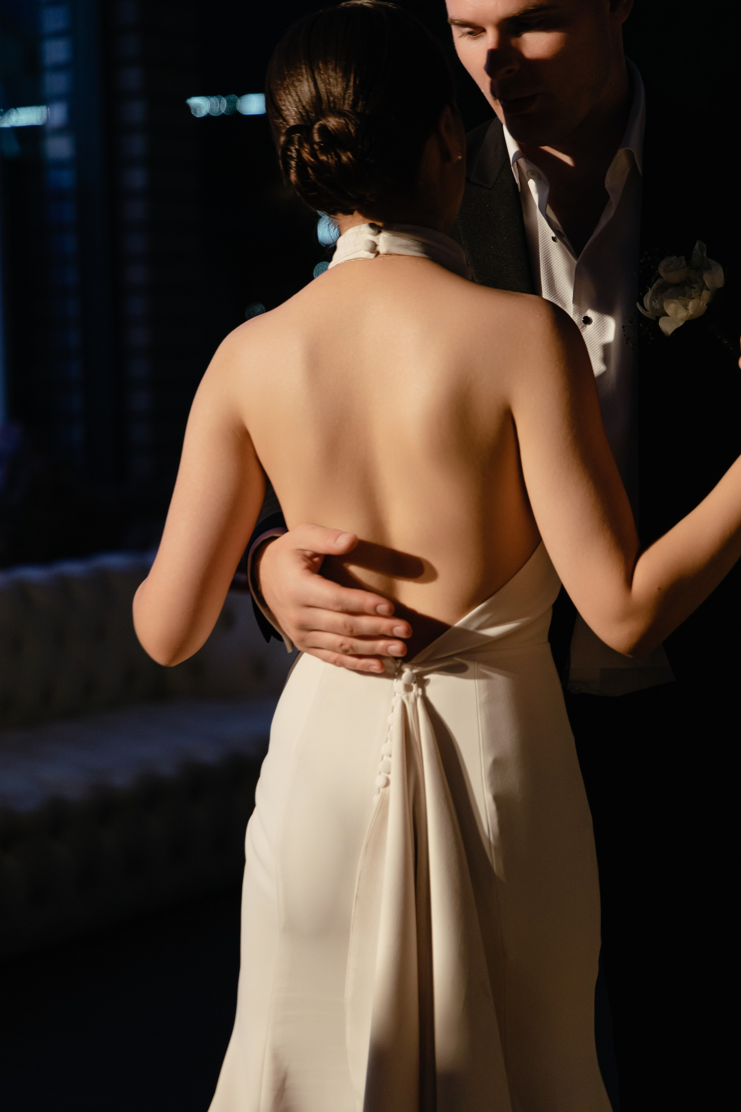 Thomas & Suyumbika. Главная