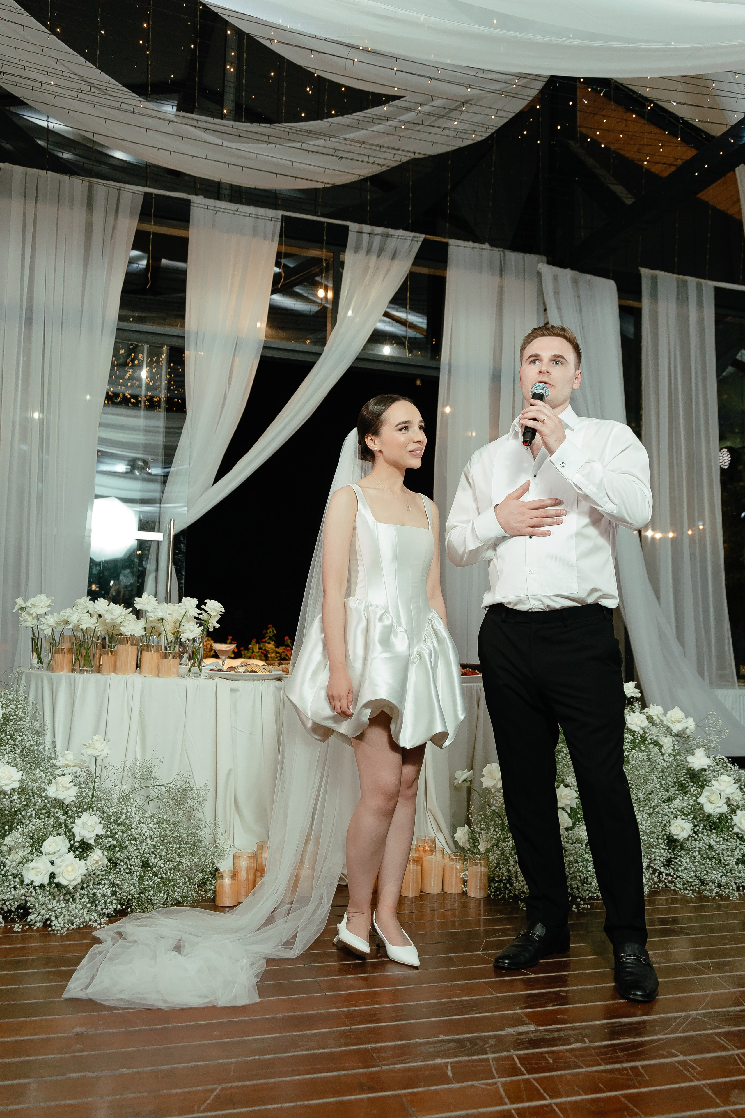 Thomas & Suyumbika. Главная