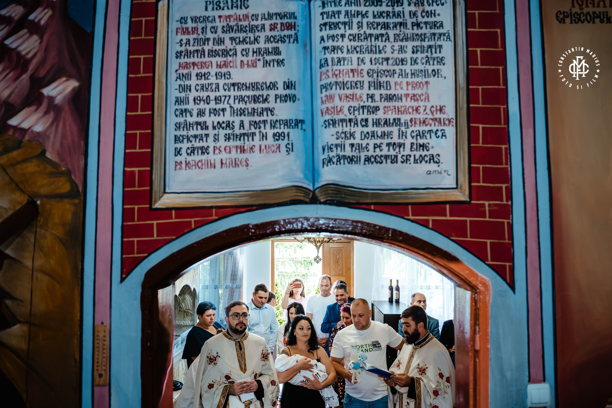 BAPTISM PHOTOGRAPHY. DESPRE NOI