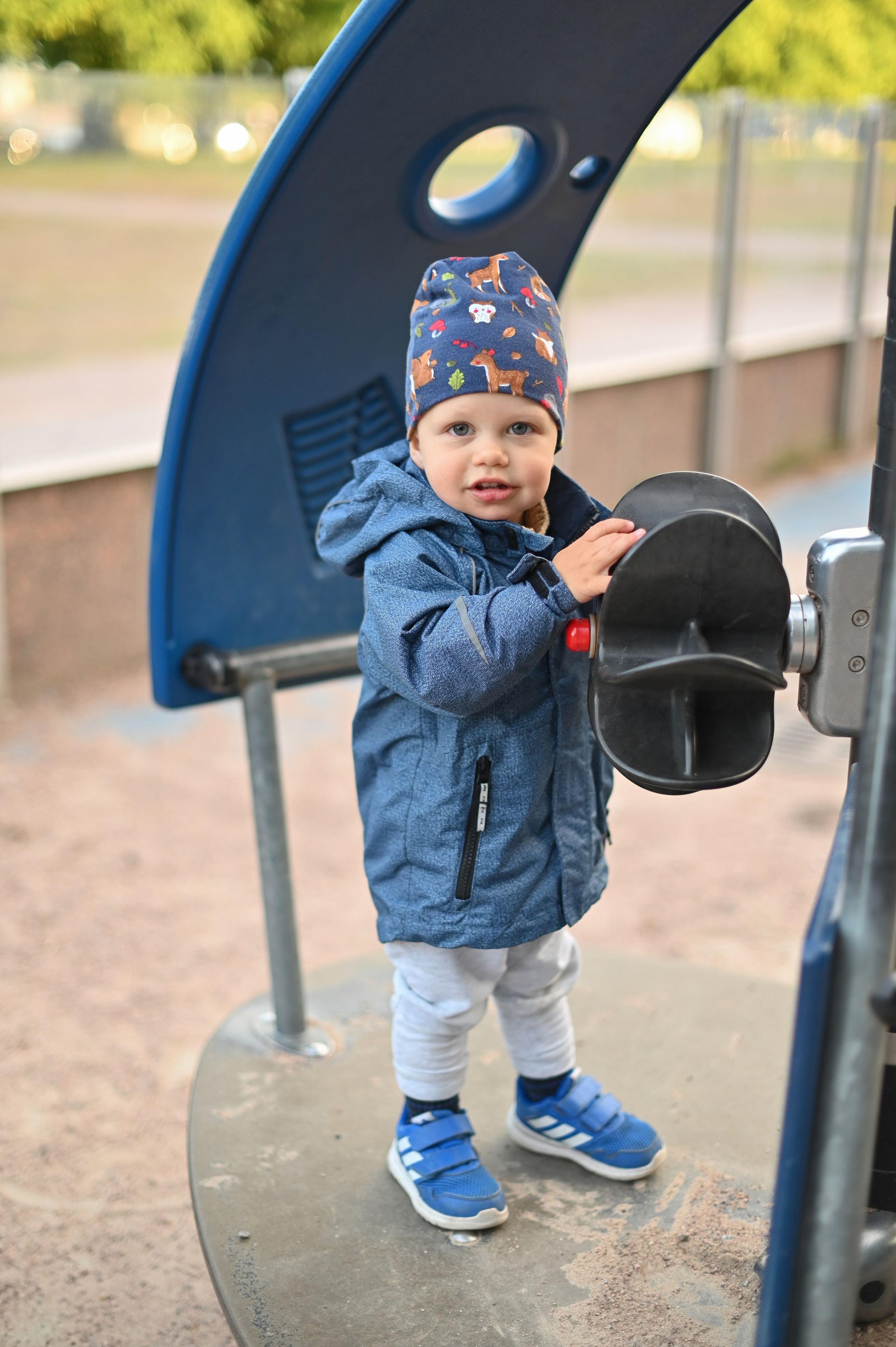 На детской площадке. Детский и семейный фотограф в финляндии дина пулкка. контент фотограф