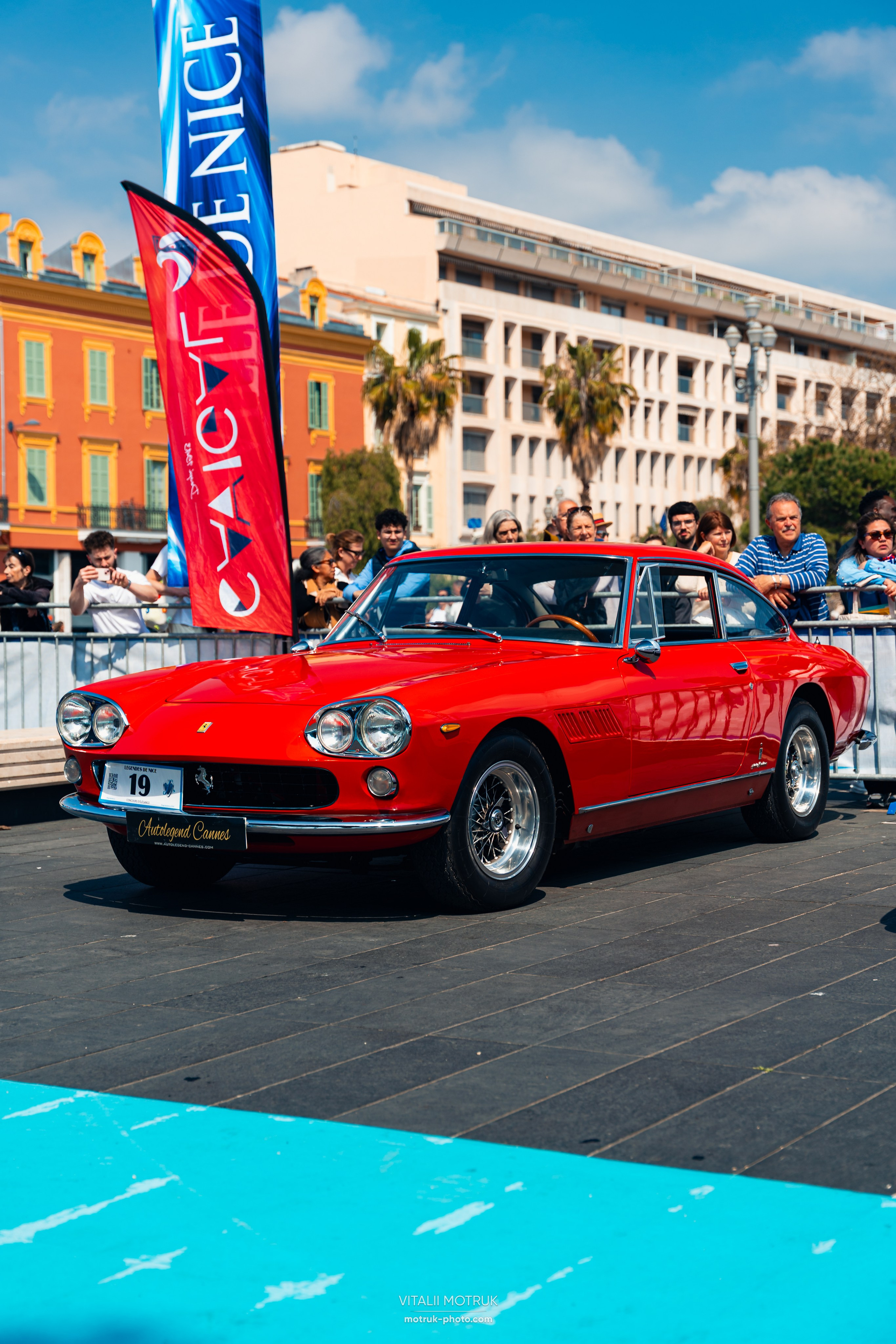 Legends de Nice. Photographe de voitures à Paris — Vitalii Motruk