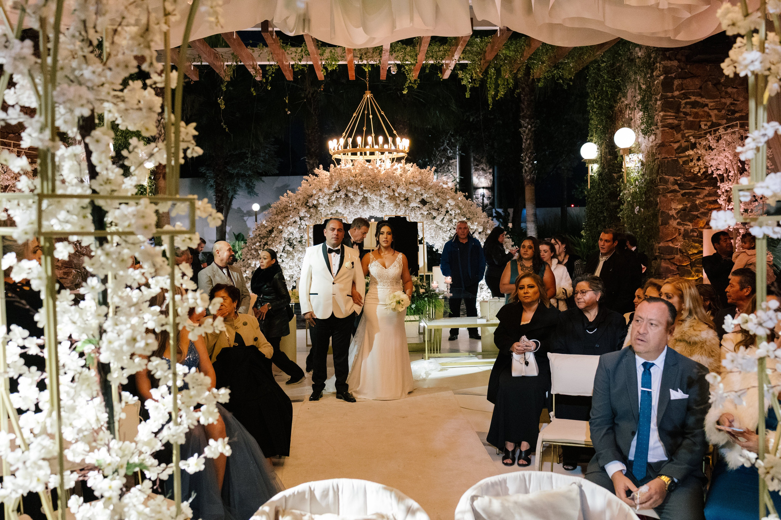 Alejandra y Salvador. Principal