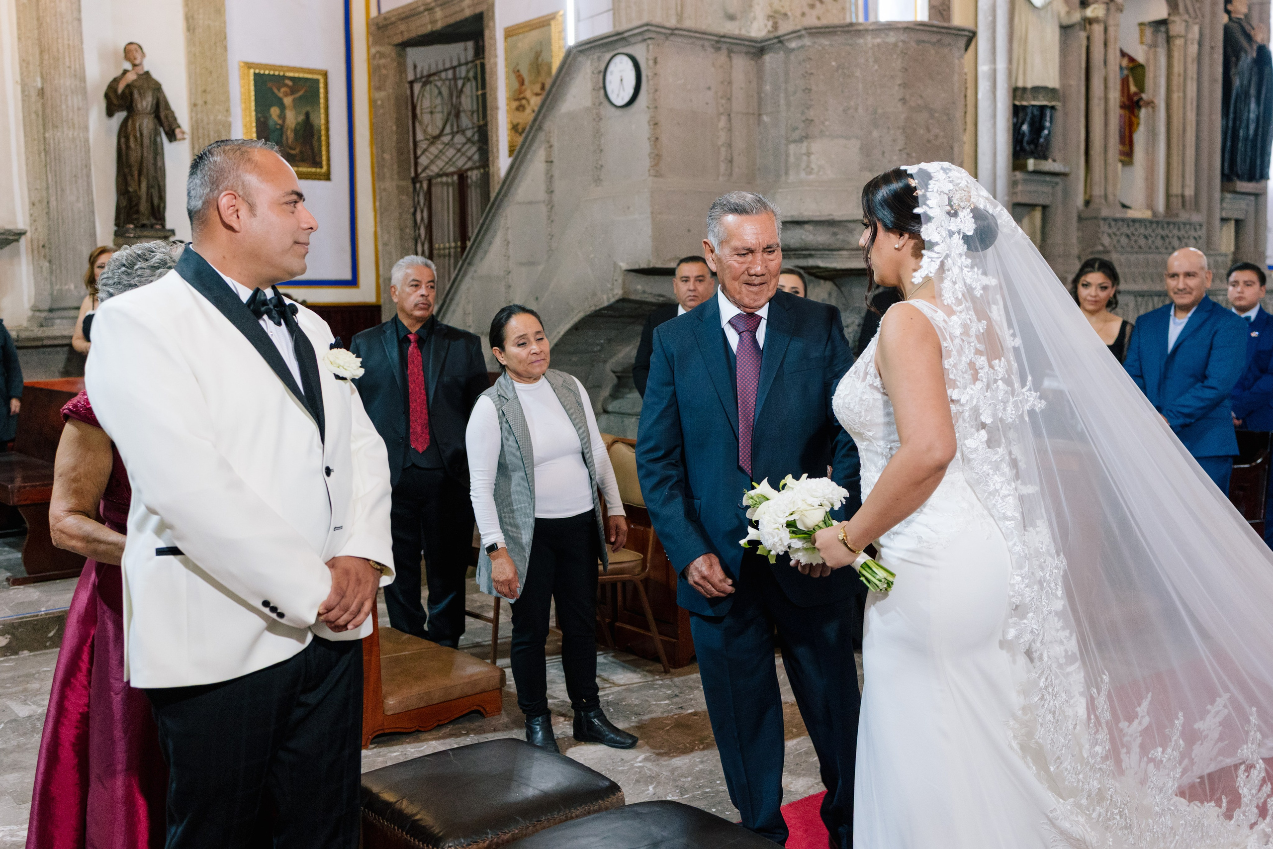 Alejandra y Salvador. Principal