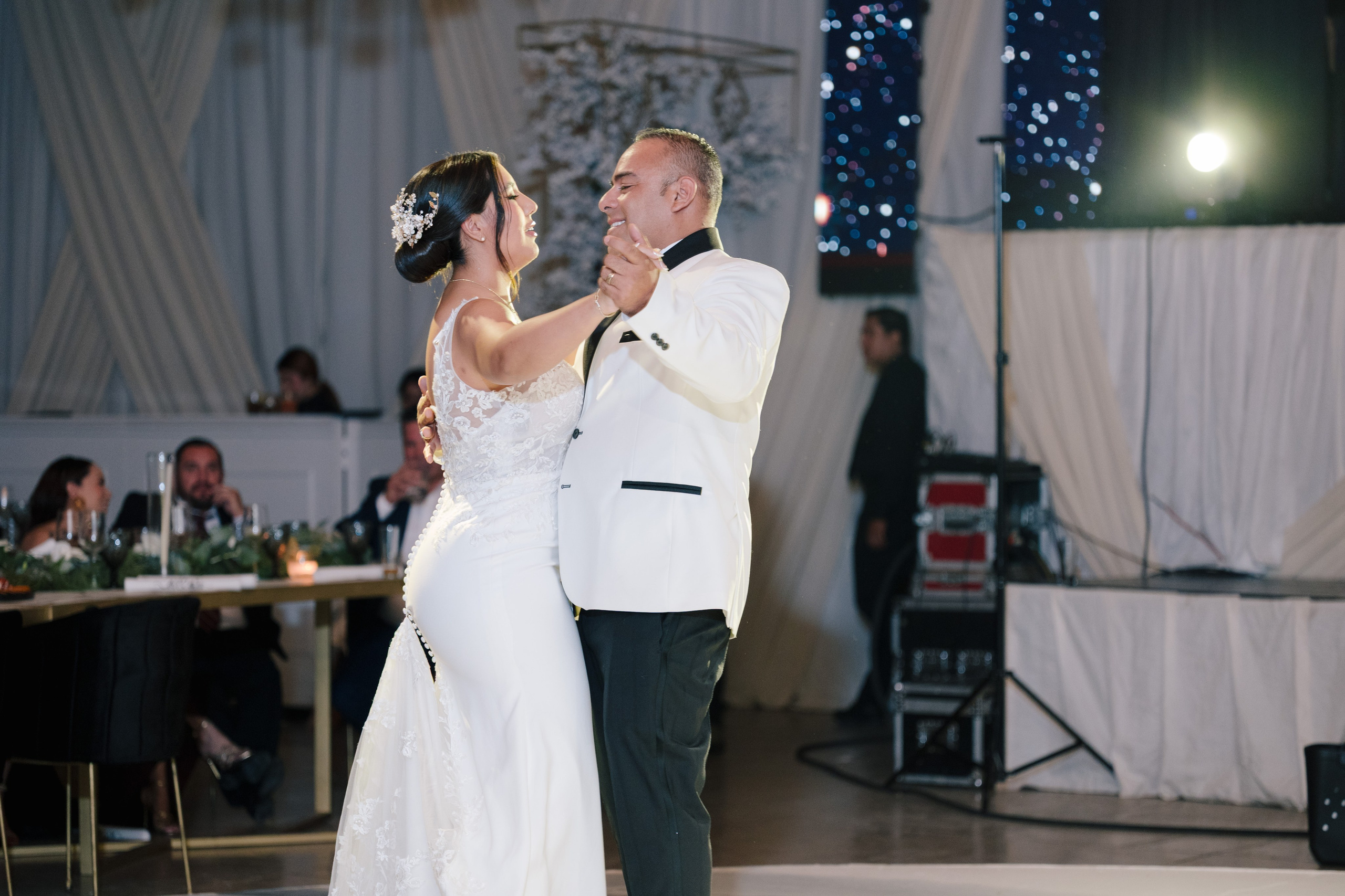 Alejandra y Salvador. Principal