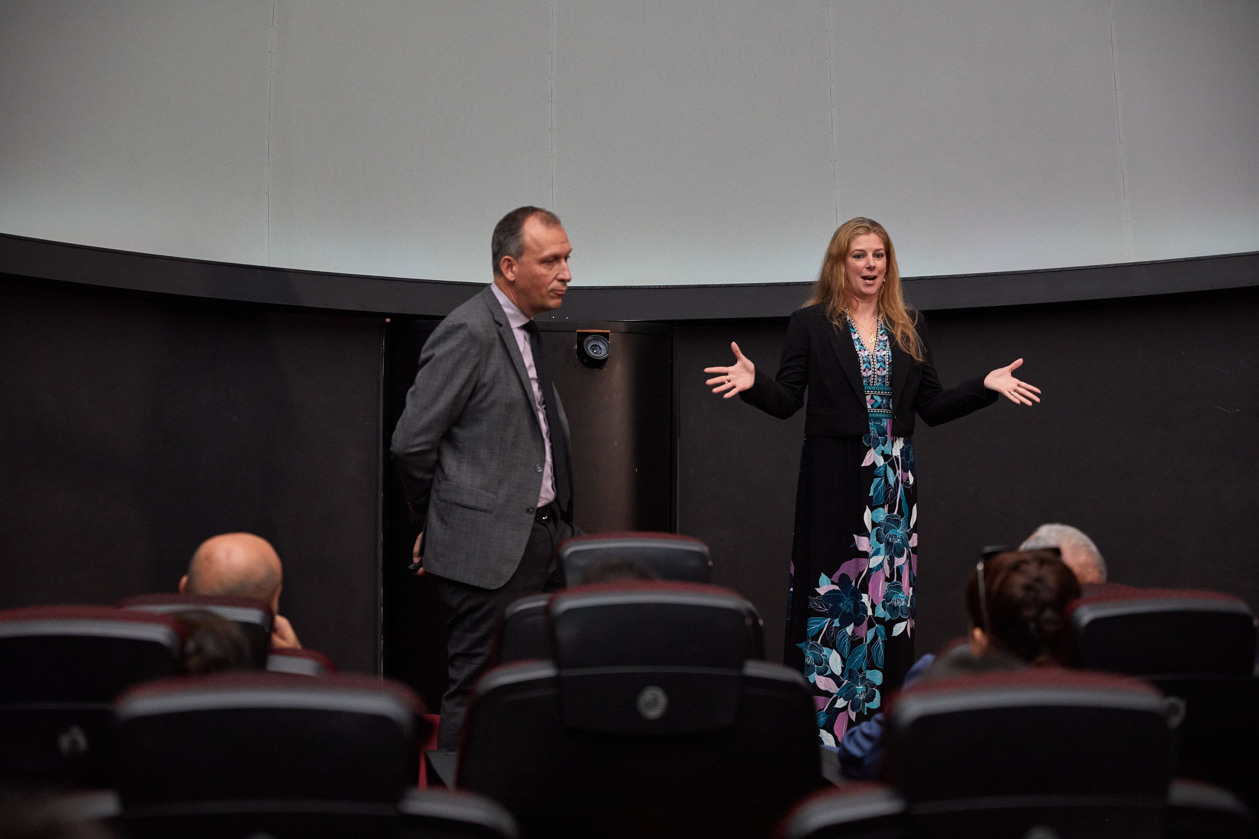 “Yerdənkənar həyatın axtarışı” Dr. Thomas H. Zurbuchen və Dr. Nadia Drake. Həvəskar Astronomlar Cəmiyyəti — Astronomy.az