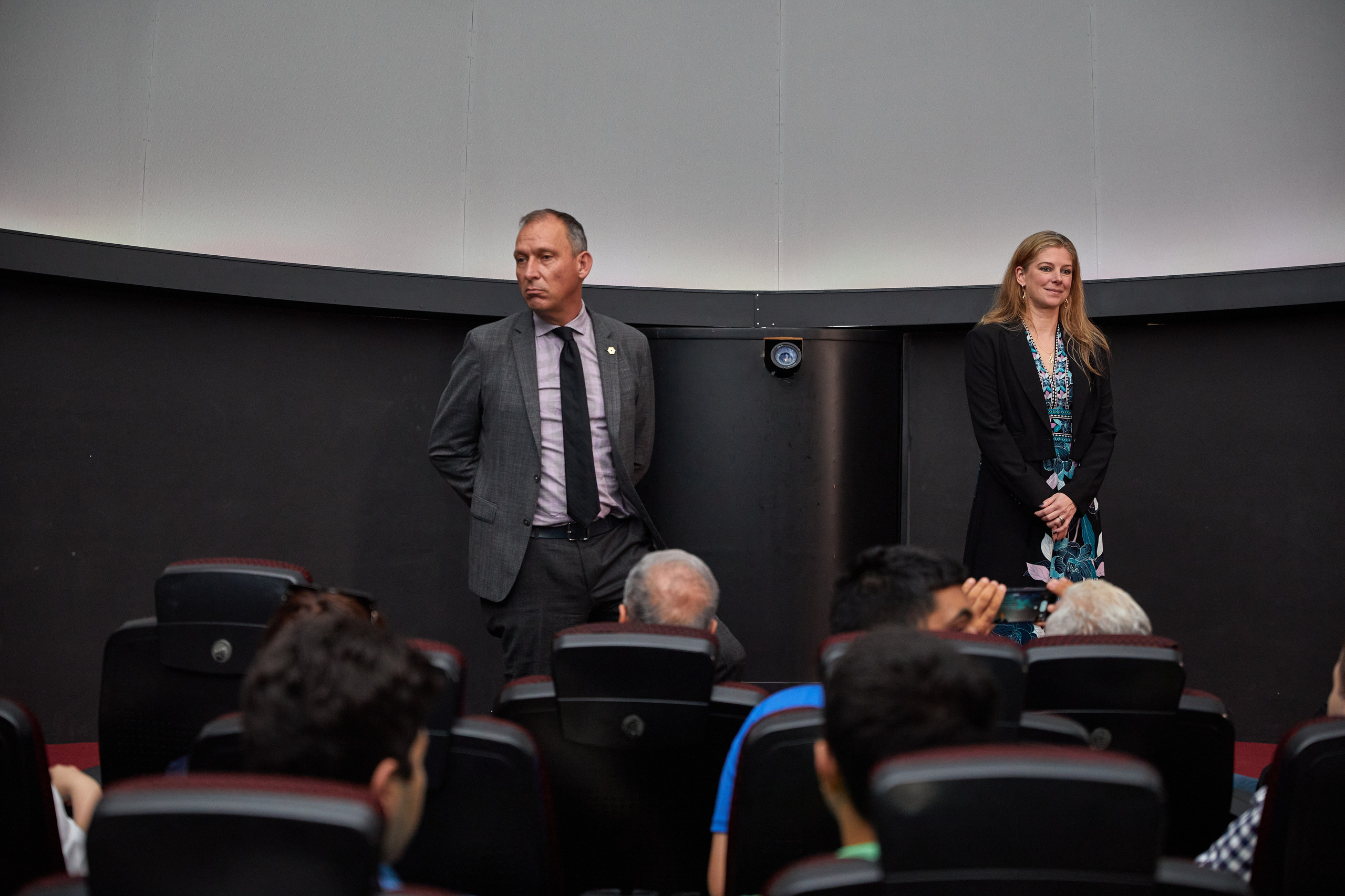 “Yerdənkənar həyatın axtarışı” Dr. Thomas H. Zurbuchen və Dr. Nadia Drake. Həvəskar Astronomlar Cəmiyyəti — Astronomy.az