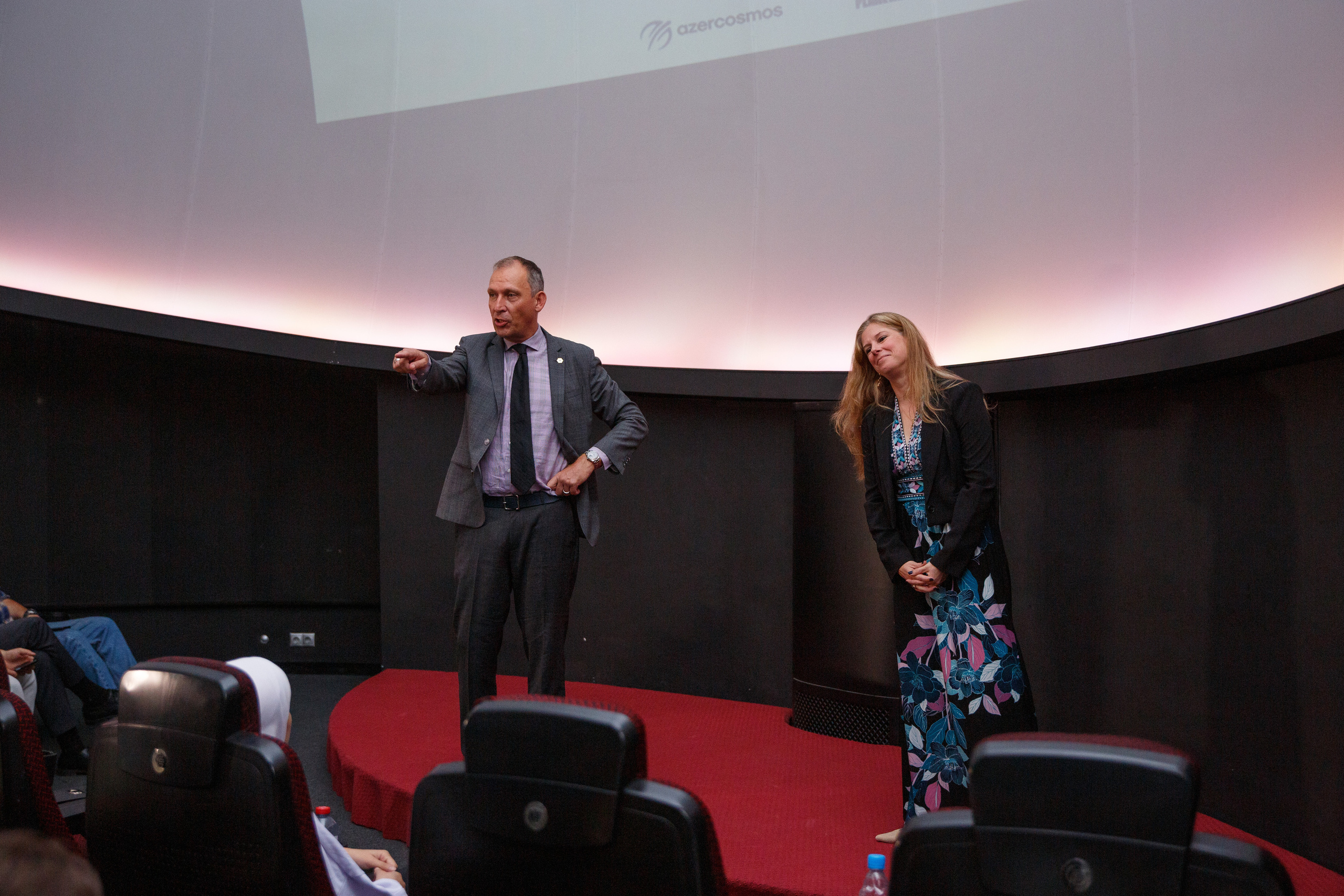 “Yerdənkənar həyatın axtarışı” Dr. Thomas H. Zurbuchen və Dr. Nadia Drake. Həvəskar Astronomlar Cəmiyyəti — Astronomy.az