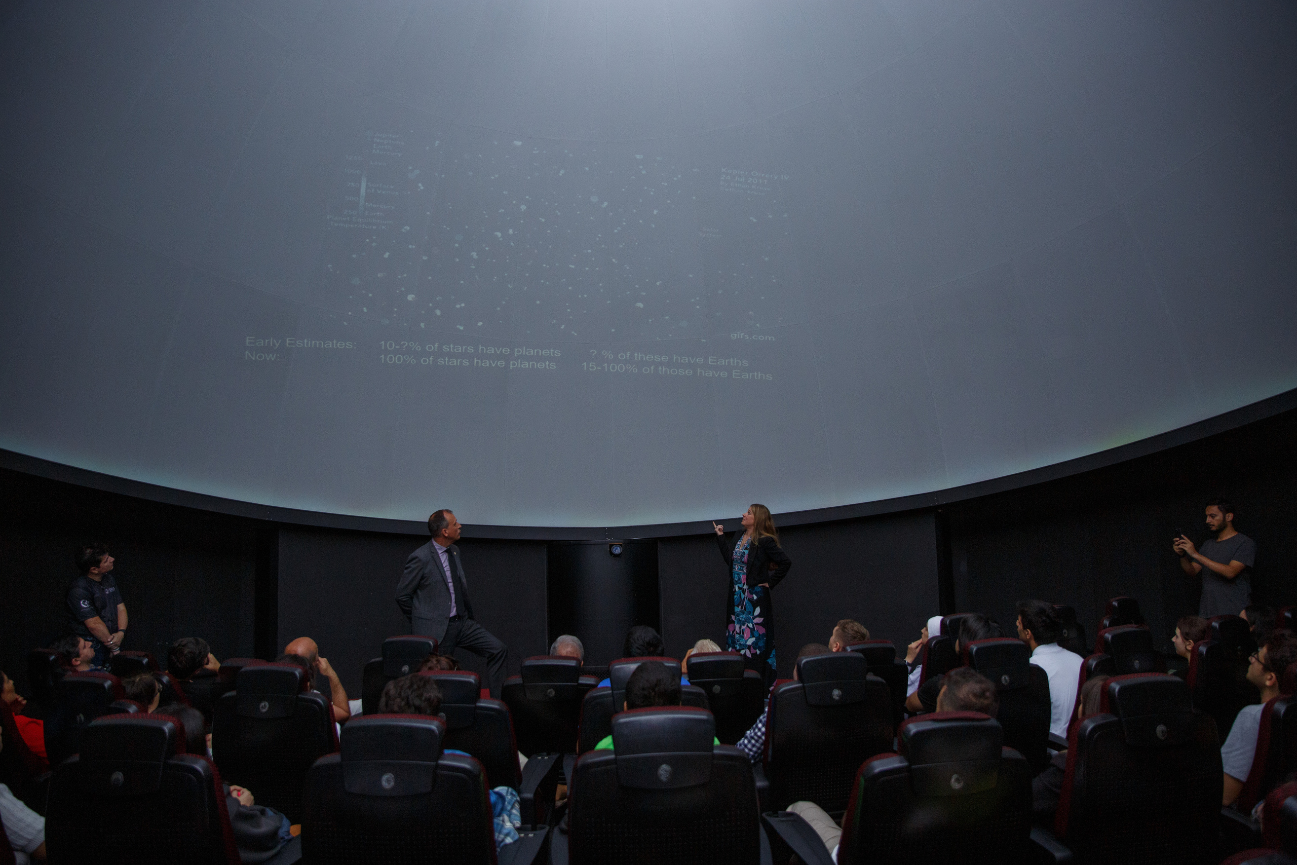 “Yerdənkənar həyatın axtarışı” Dr. Thomas H. Zurbuchen və Dr. Nadia Drake. Həvəskar Astronomlar Cəmiyyəti — Astronomy.az