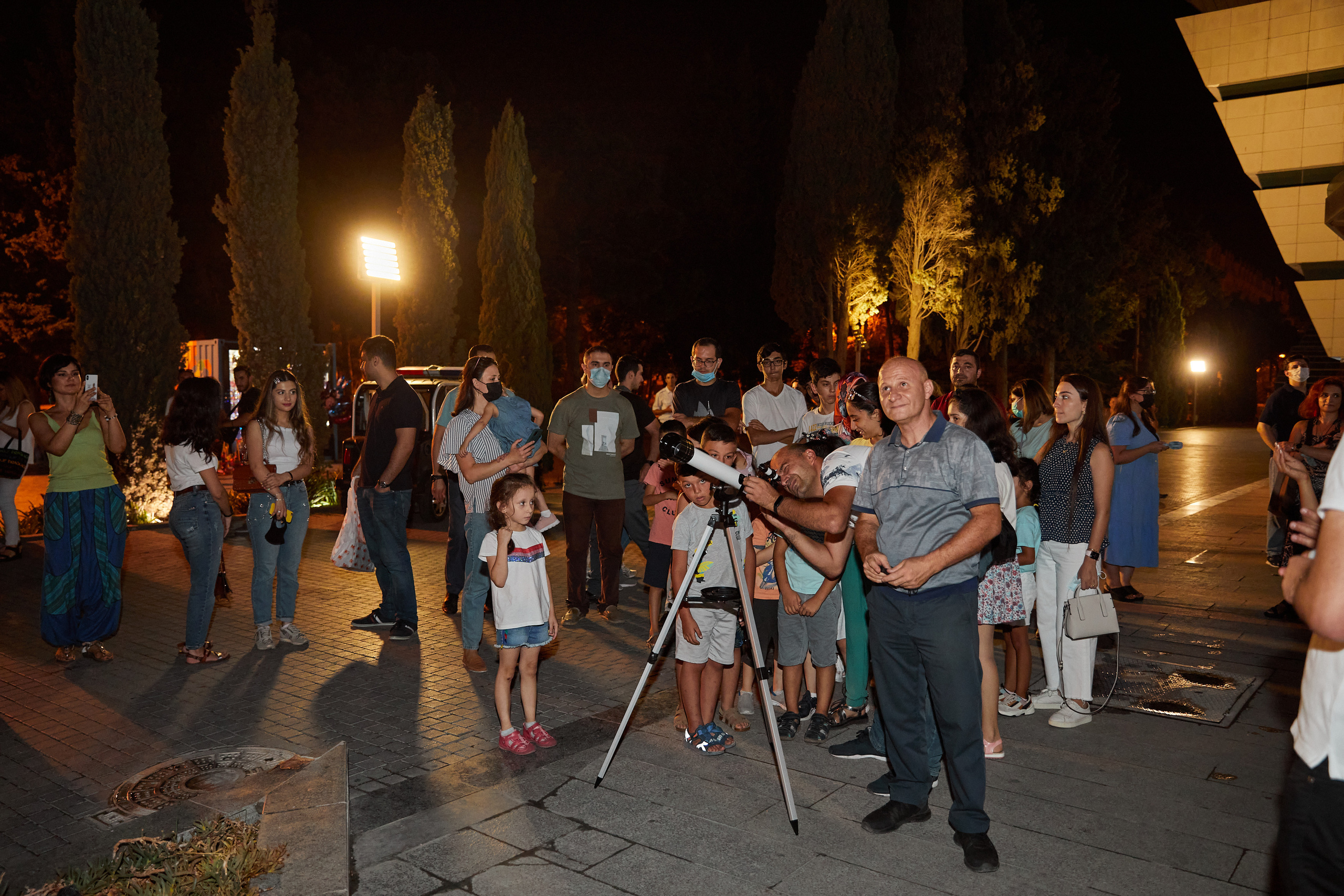 Kosmosla ilk tanışlıq. Həvəskar Astronomlar Cəmiyyəti — Astronomy.az