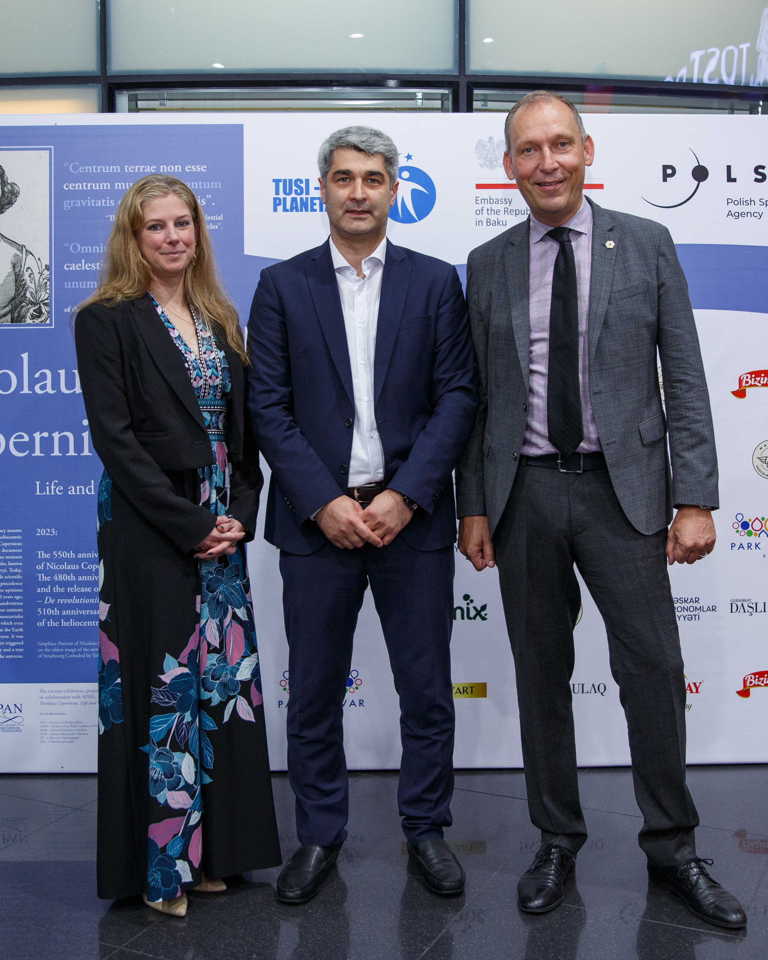 “Yerdənkənar həyatın axtarışı” Dr. Thomas H. Zurbuchen və Dr. Nadia Drake. Həvəskar Astronomlar Cəmiyyəti — Astronomy.az