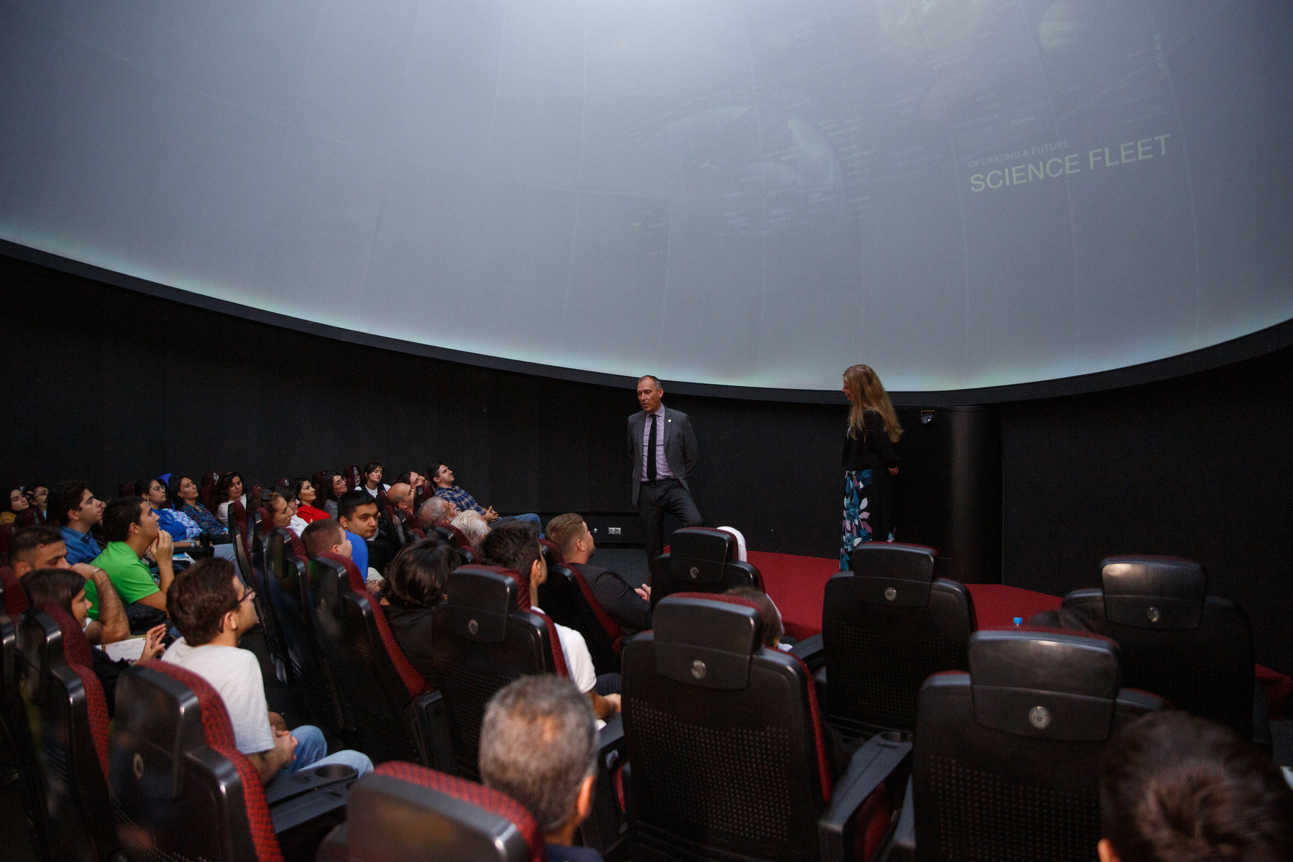 “Yerdənkənar həyatın axtarışı” Dr. Thomas H. Zurbuchen və Dr. Nadia Drake. Həvəskar Astronomlar Cəmiyyəti — Astronomy.az