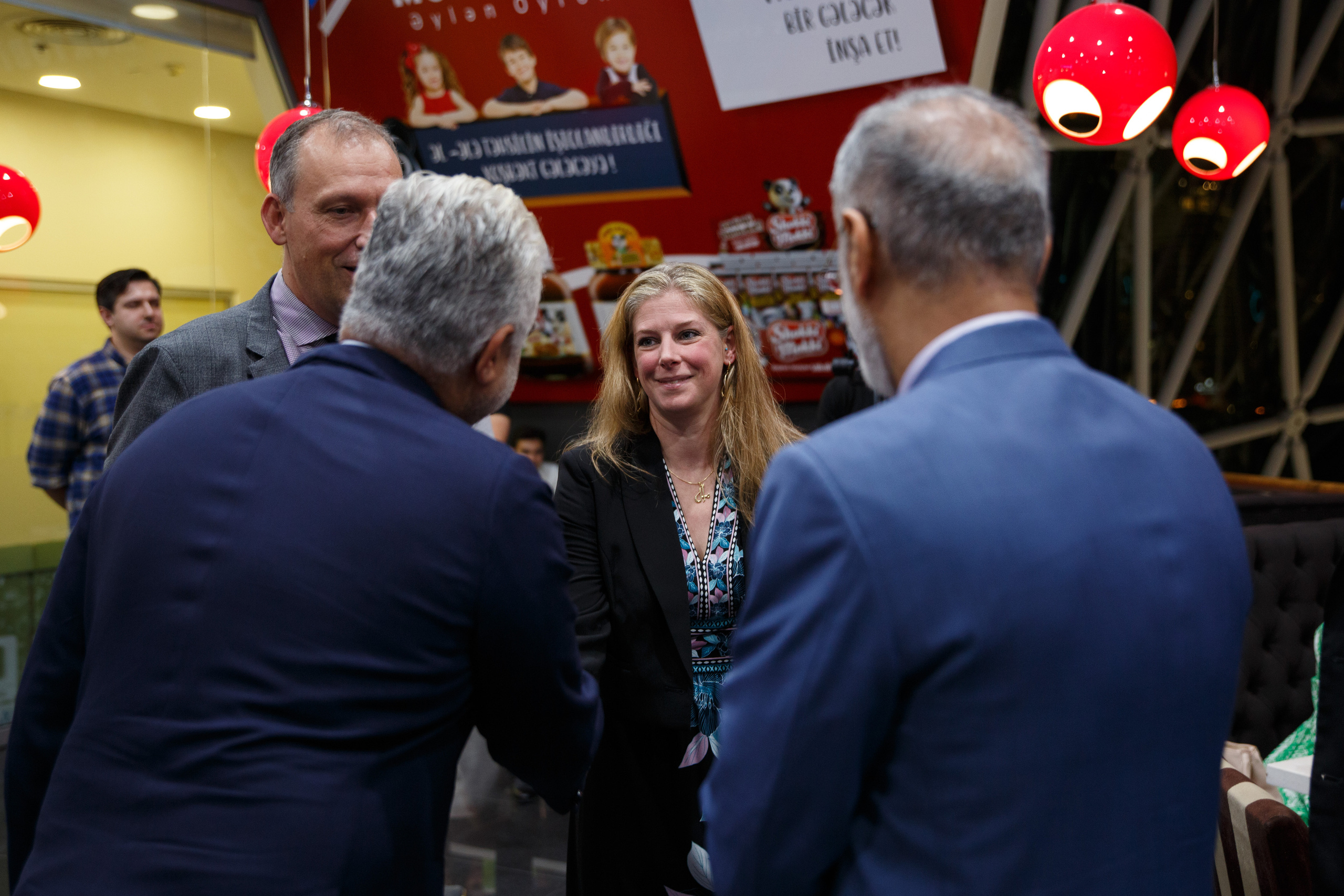 “Yerdənkənar həyatın axtarışı” Dr. Thomas H. Zurbuchen və Dr. Nadia Drake. Həvəskar Astronomlar Cəmiyyəti — Astronomy.az