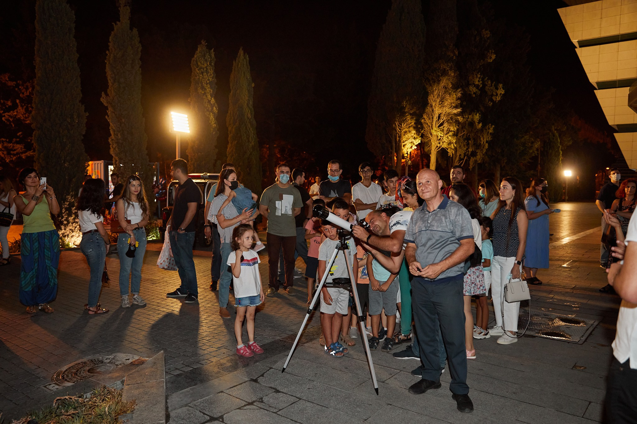 Kosmosla ilk tanışlıq. Həvəskar Astronomlar Cəmiyyəti — Astronomy.az