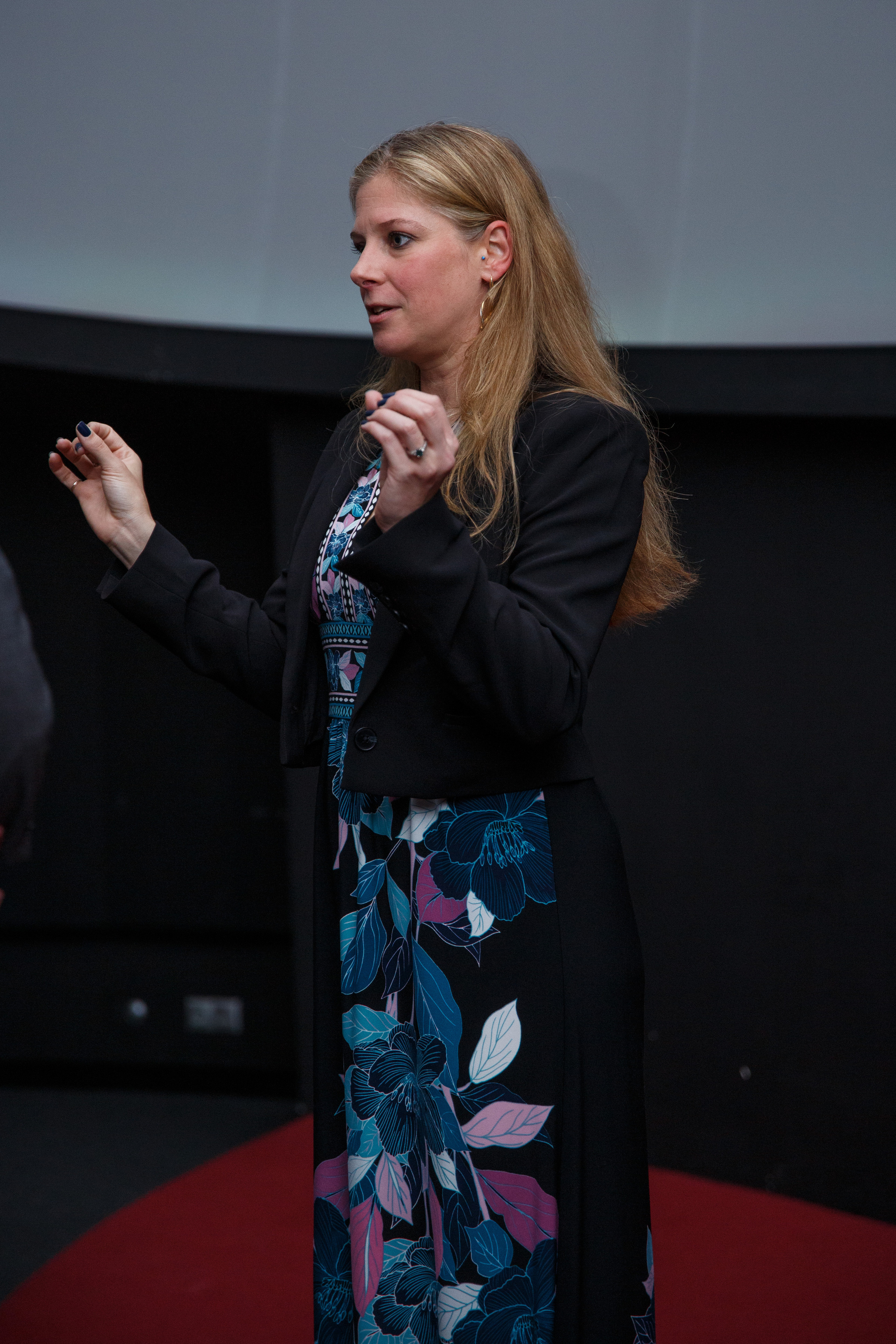 “Yerdənkənar həyatın axtarışı” Dr. Thomas H. Zurbuchen və Dr. Nadia Drake. Həvəskar Astronomlar Cəmiyyəti — Astronomy.az