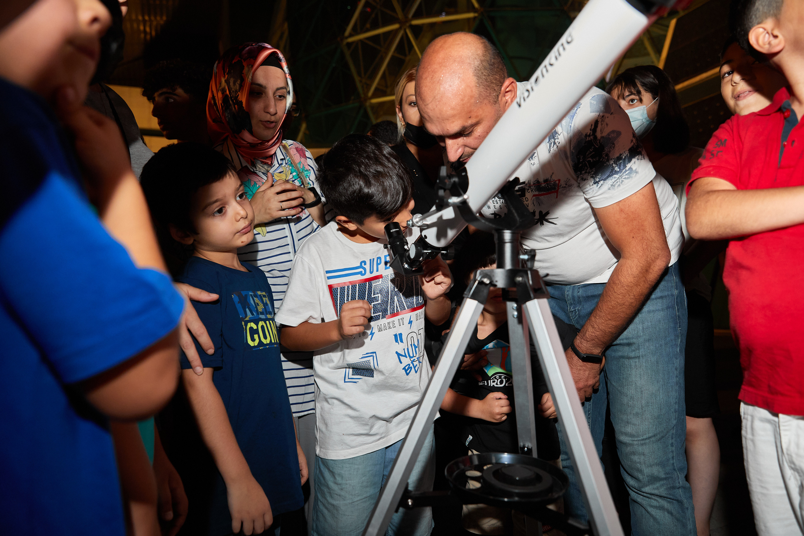 Kosmosla ilk tanışlıq. Həvəskar Astronomlar Cəmiyyəti — Astronomy.az